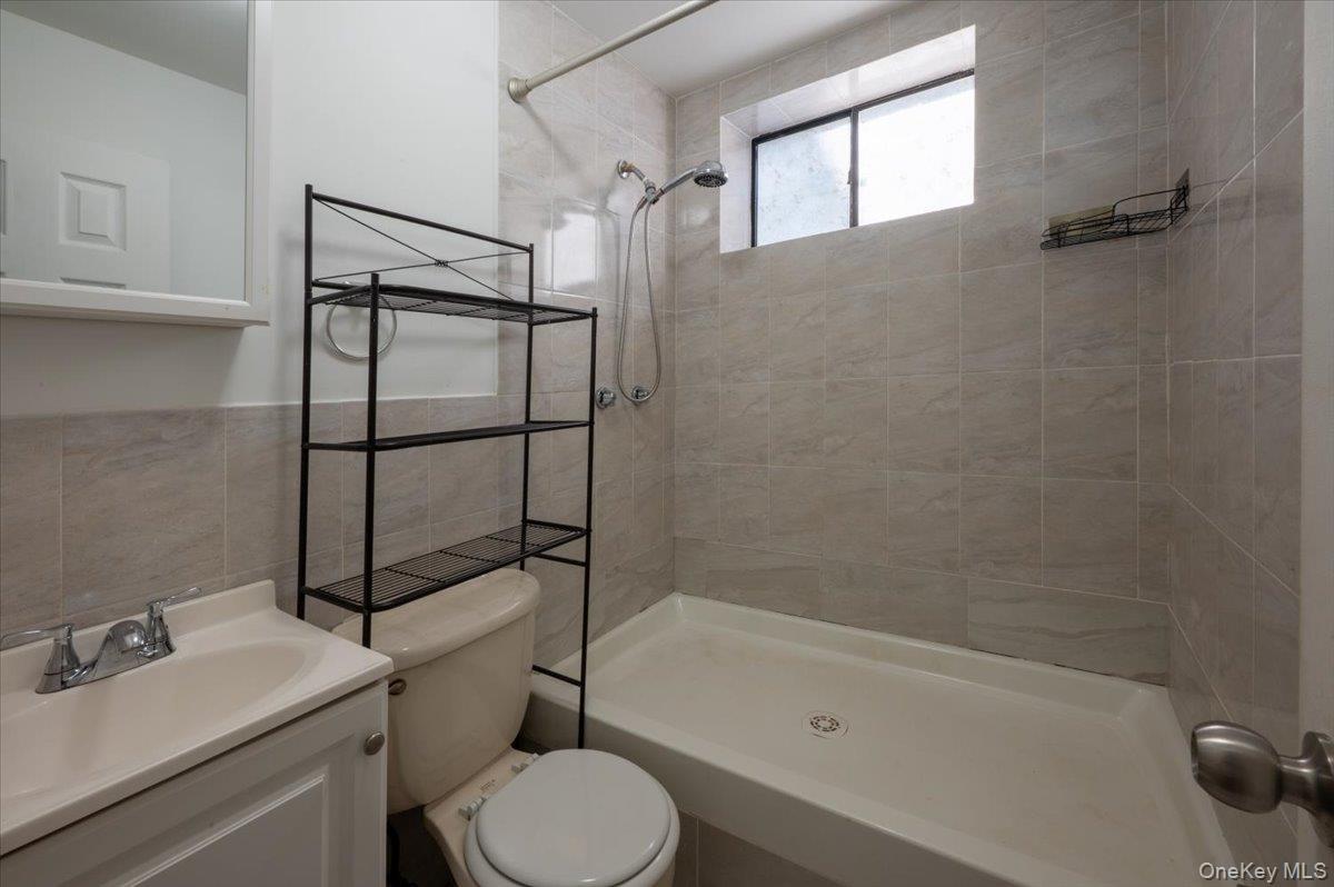 Single Family 29th Queens, NY 11358, MLS-865156-22