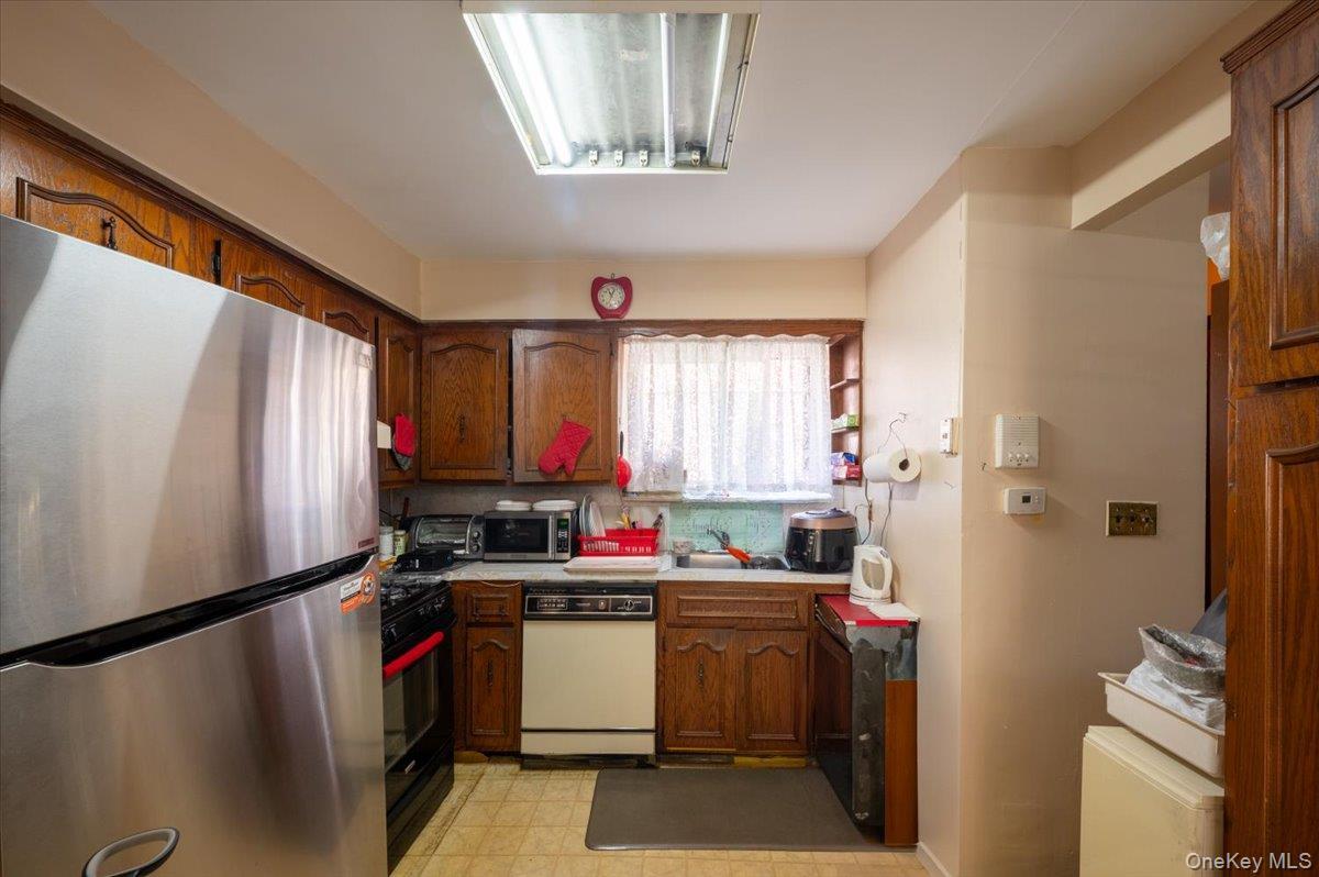 Single Family 29th Queens, NY 11358, MLS-865156-8