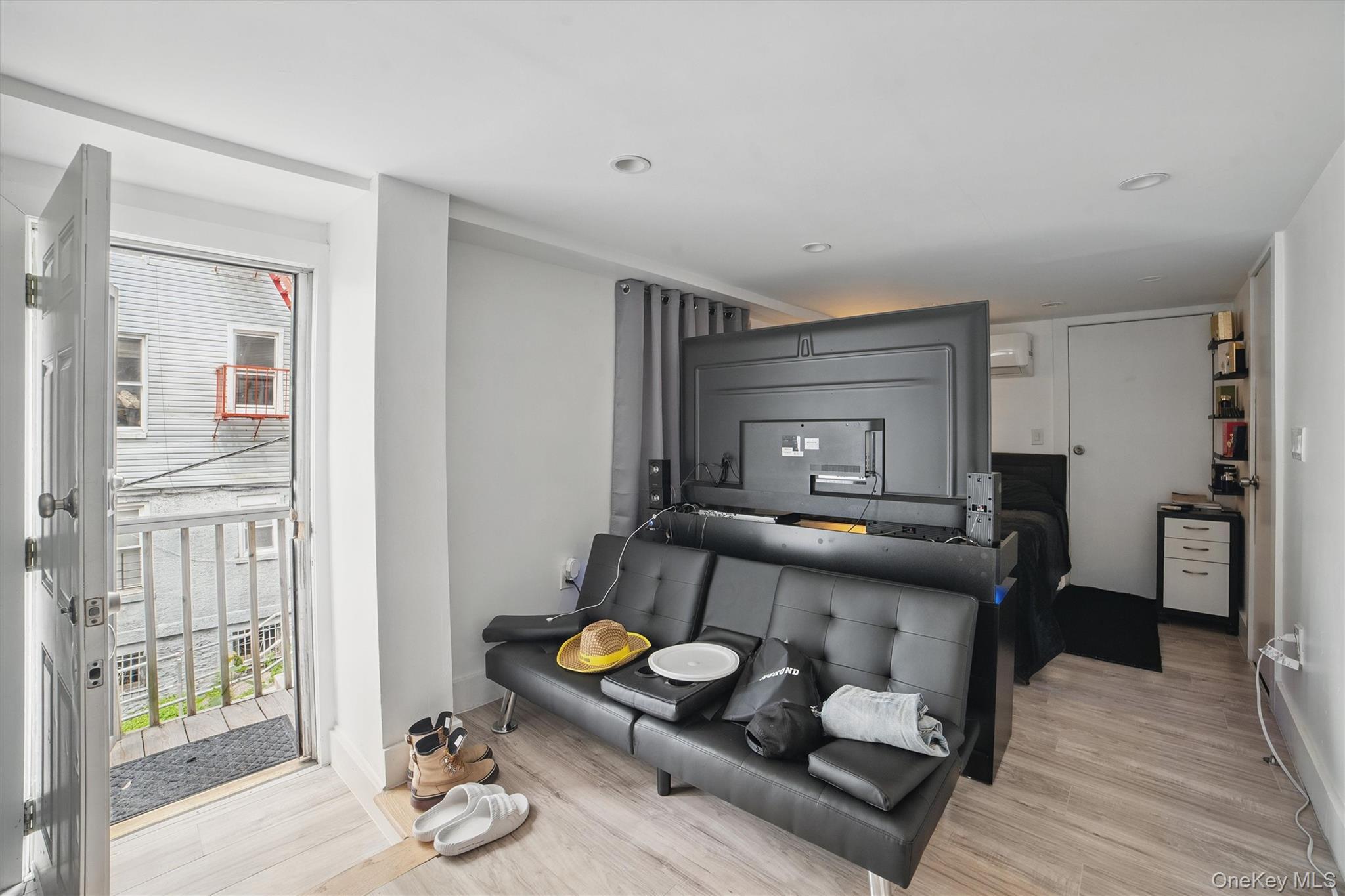 Single Family Van Cortlandt Park Westchester County, NY 10701, MLS-865171-22