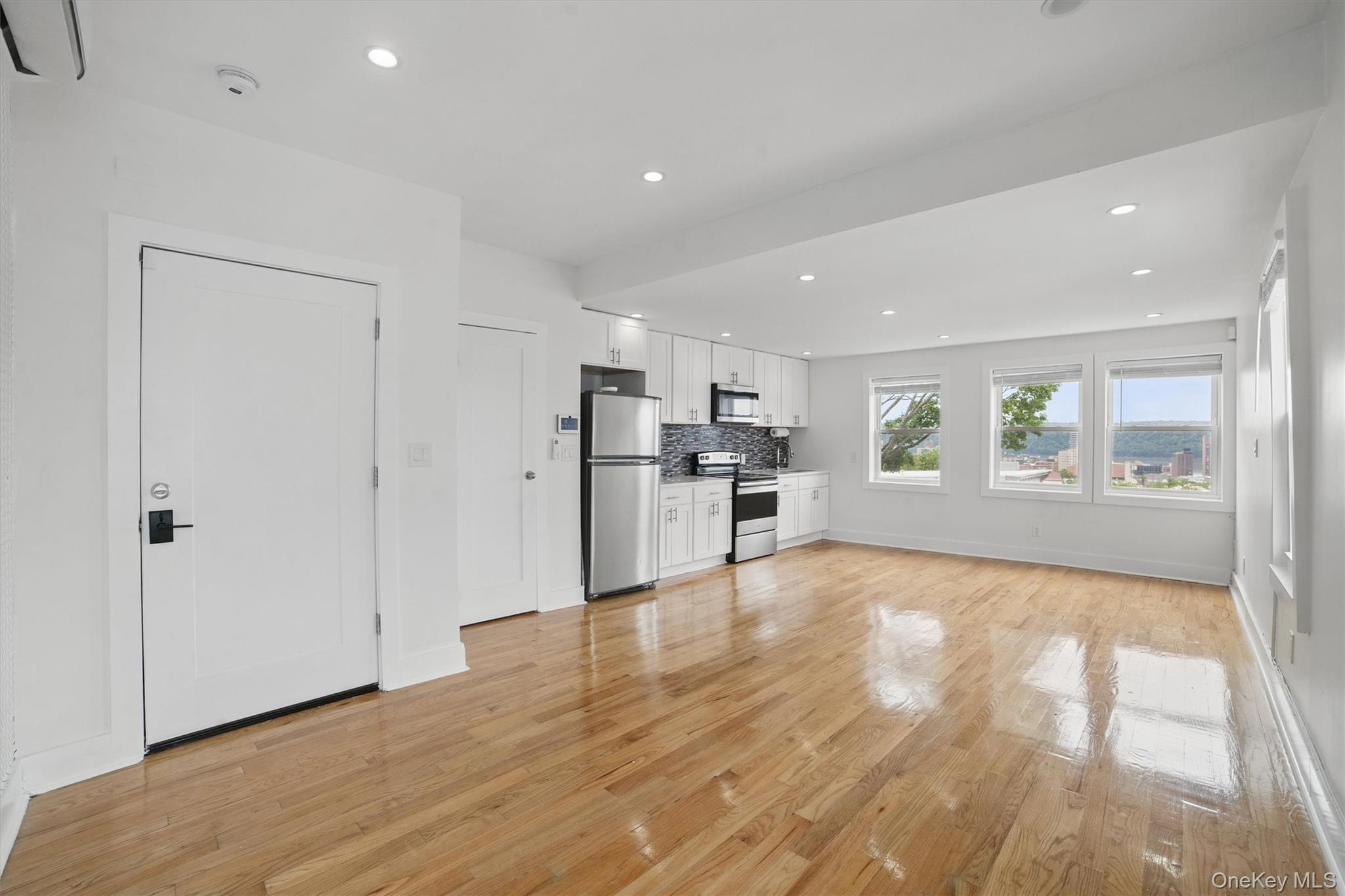 Single Family Van Cortlandt Park Westchester County, NY 10701, MLS-865171-5