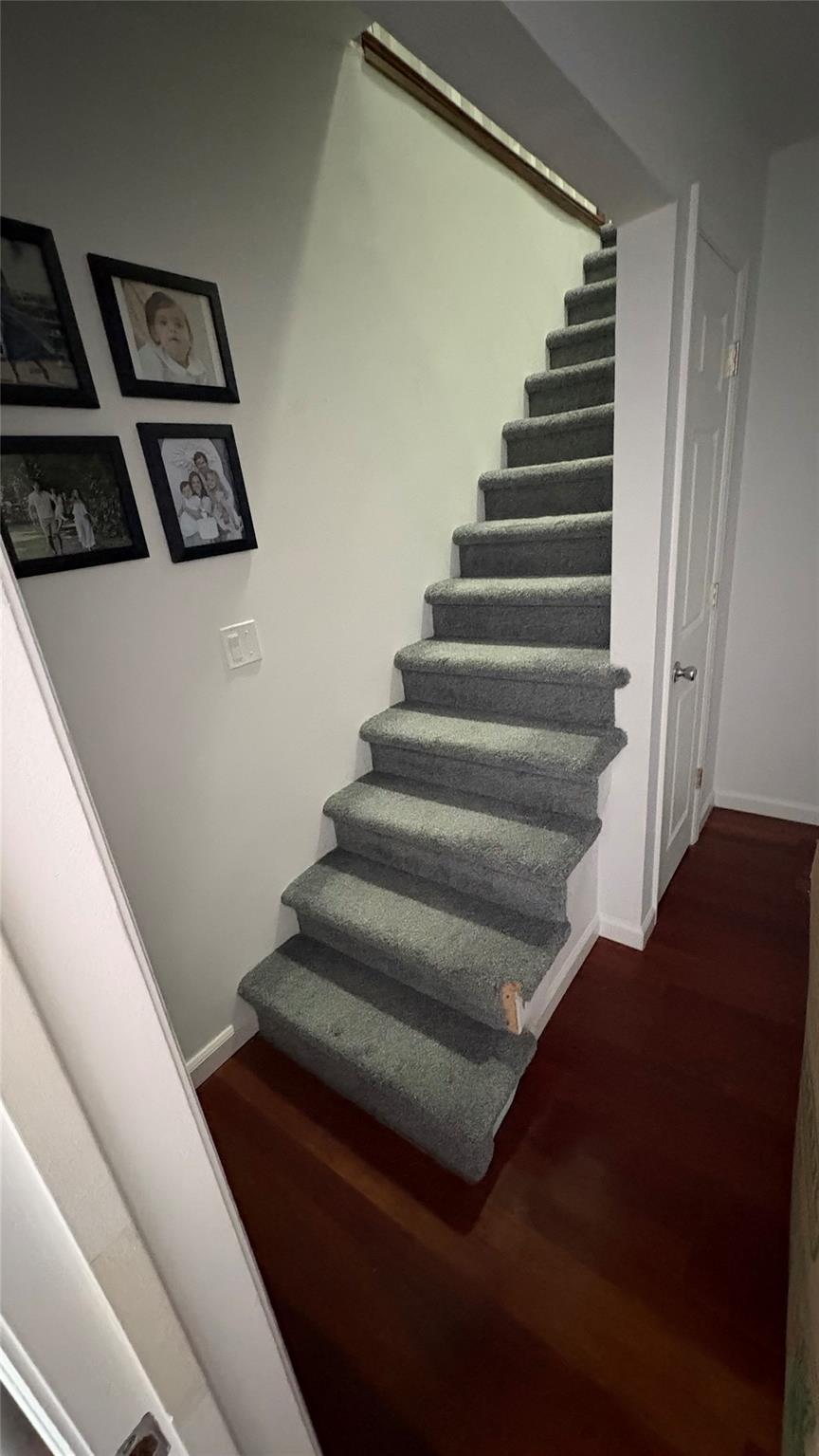 Single Family Greenway Close  Westchester County, NY 10573, MLS-865173-24