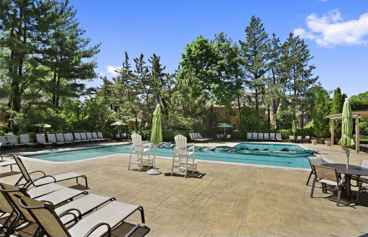 Single Family Greenway Close  Westchester County, NY 10573, MLS-865173-3