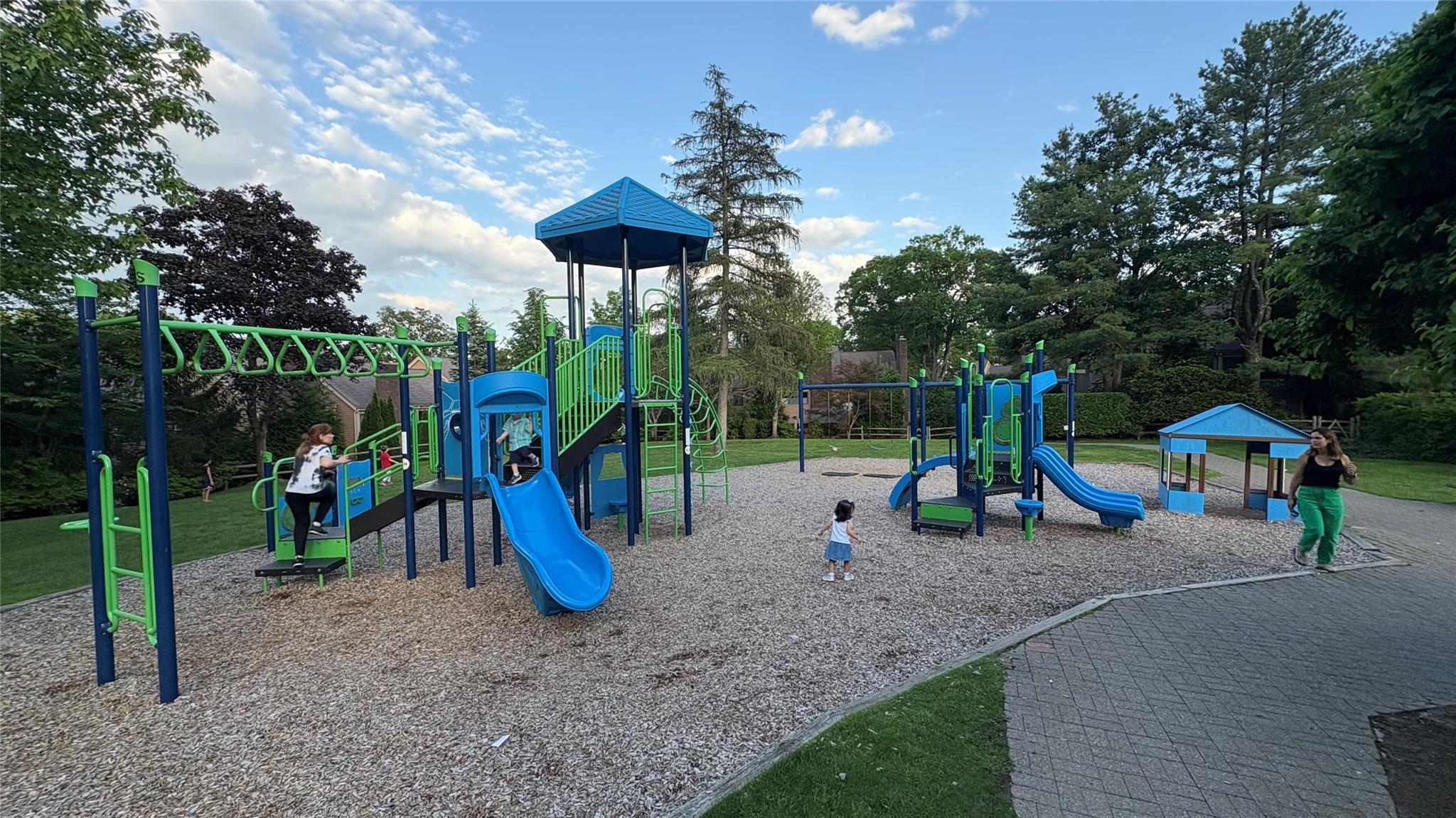 Single Family Greenway Close  Westchester County, NY 10573, MLS-865173-37