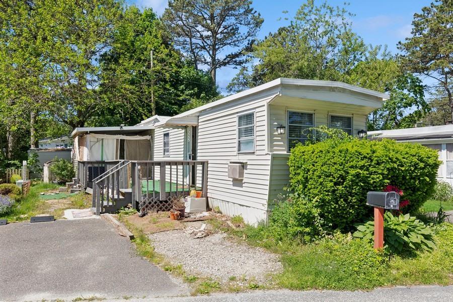 Single Family Riverleigh  Suffolk County, NY 11901, MLS-865184-2