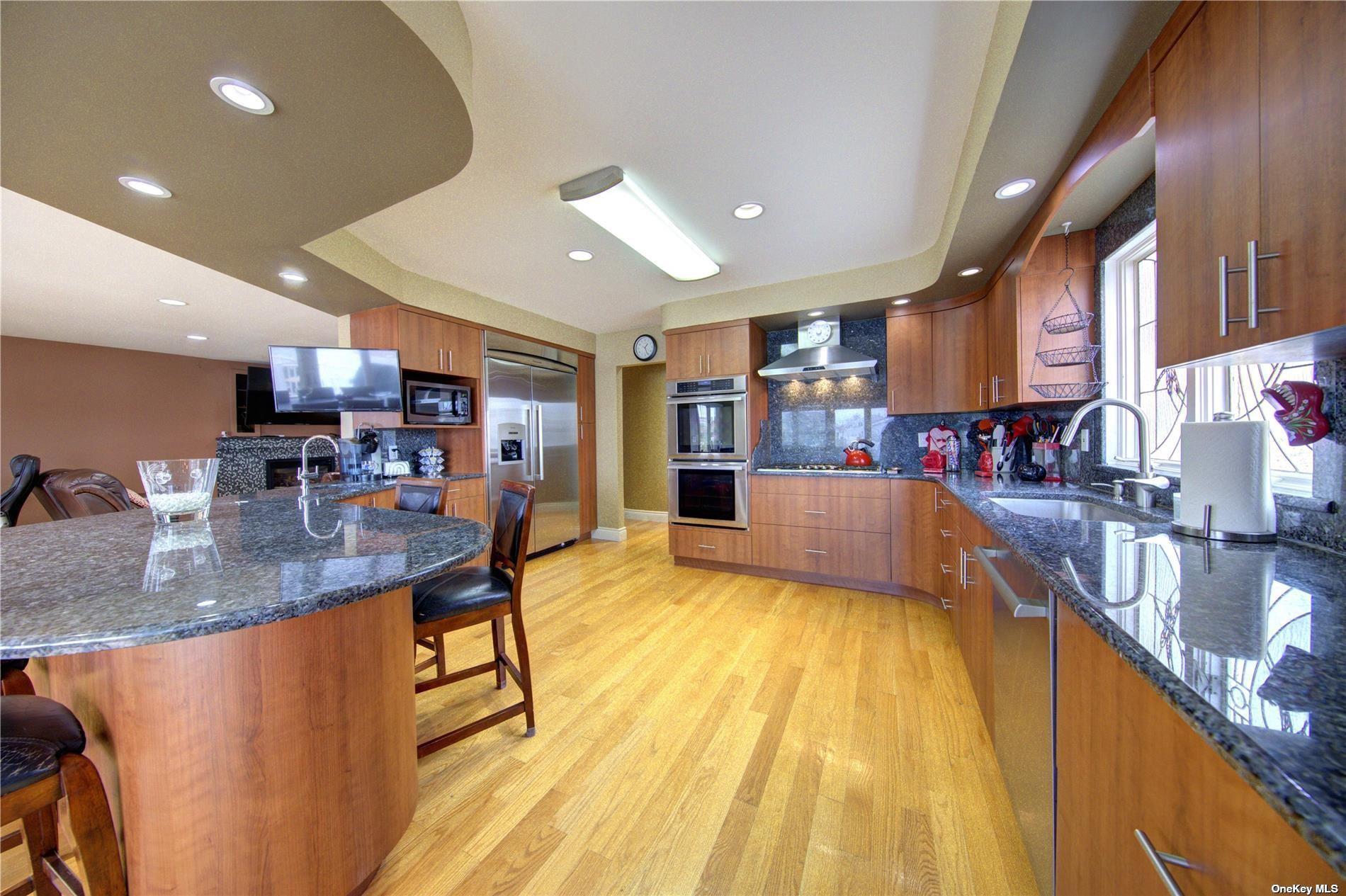 Single Family Shore  Suffolk County, NY 11757, MLS-865203-11