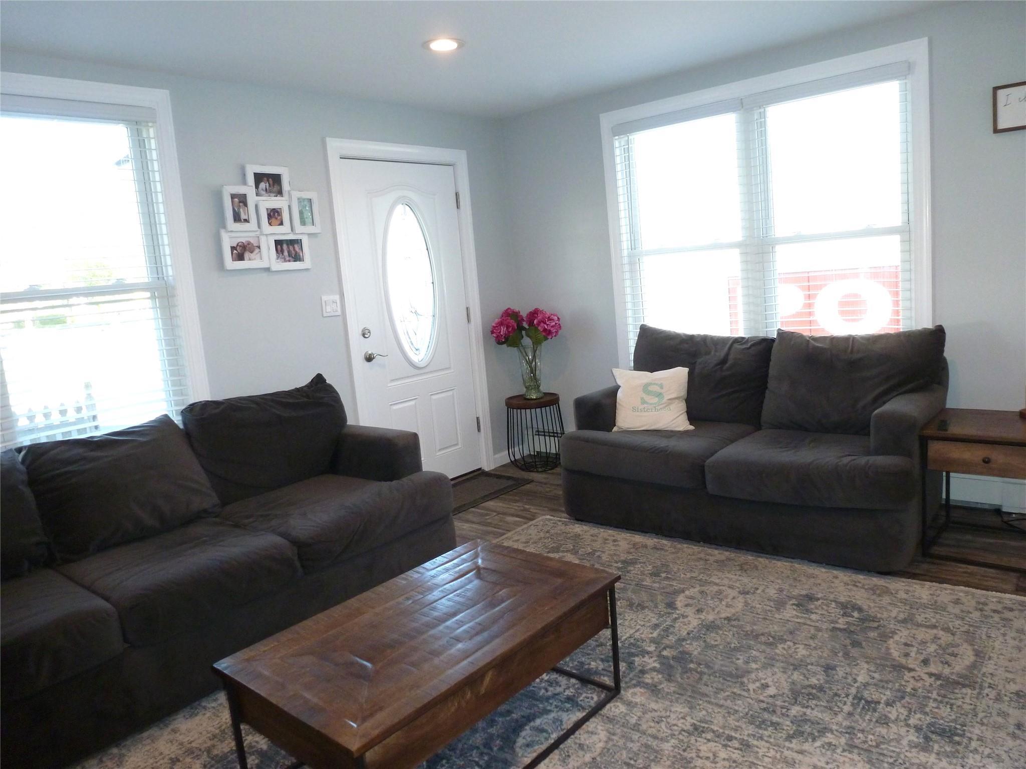 Single Family Evergreen  Suffolk County, NY 11772, MLS-865212-14