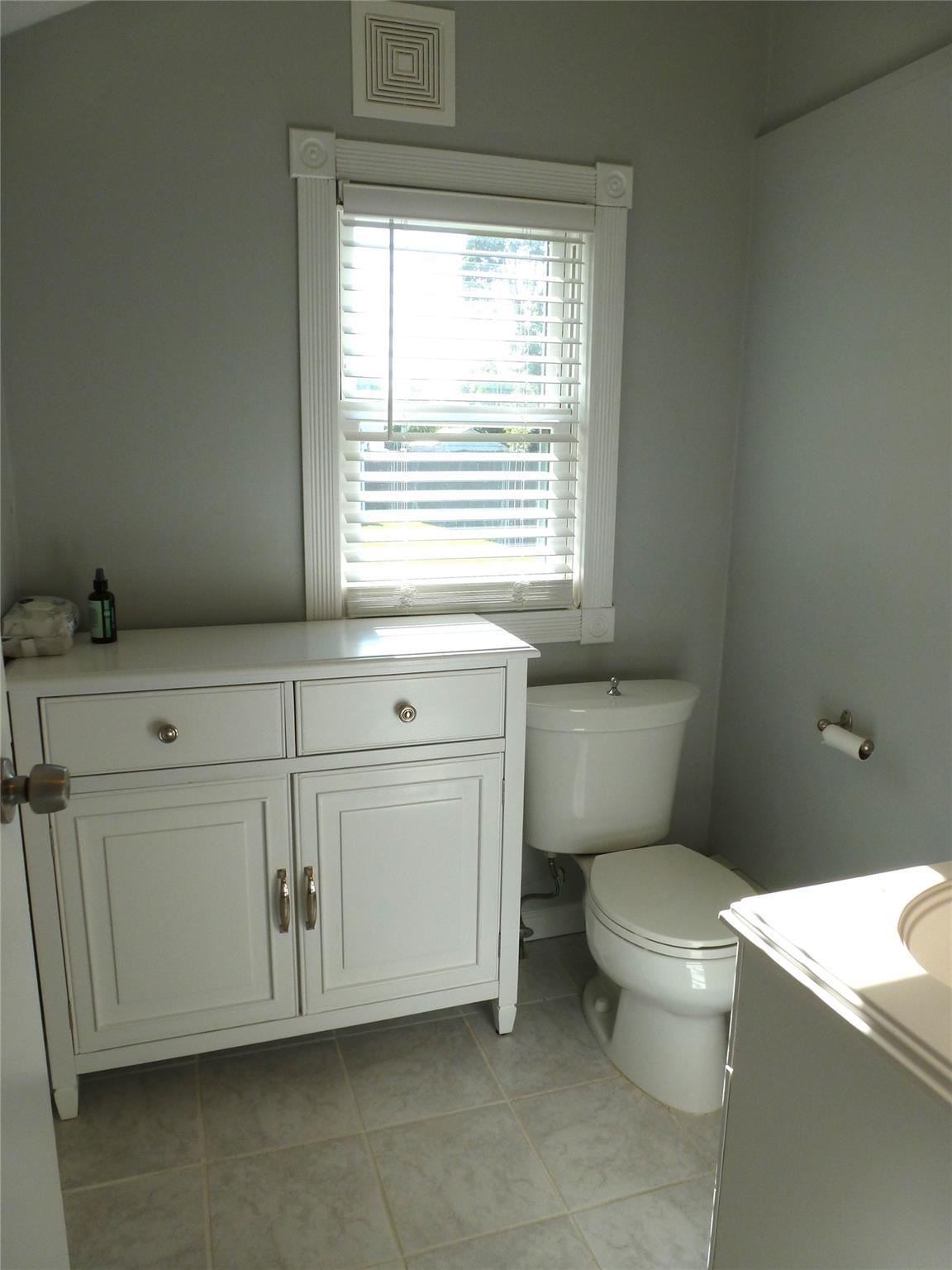 Single Family Evergreen  Suffolk County, NY 11772, MLS-865212-8