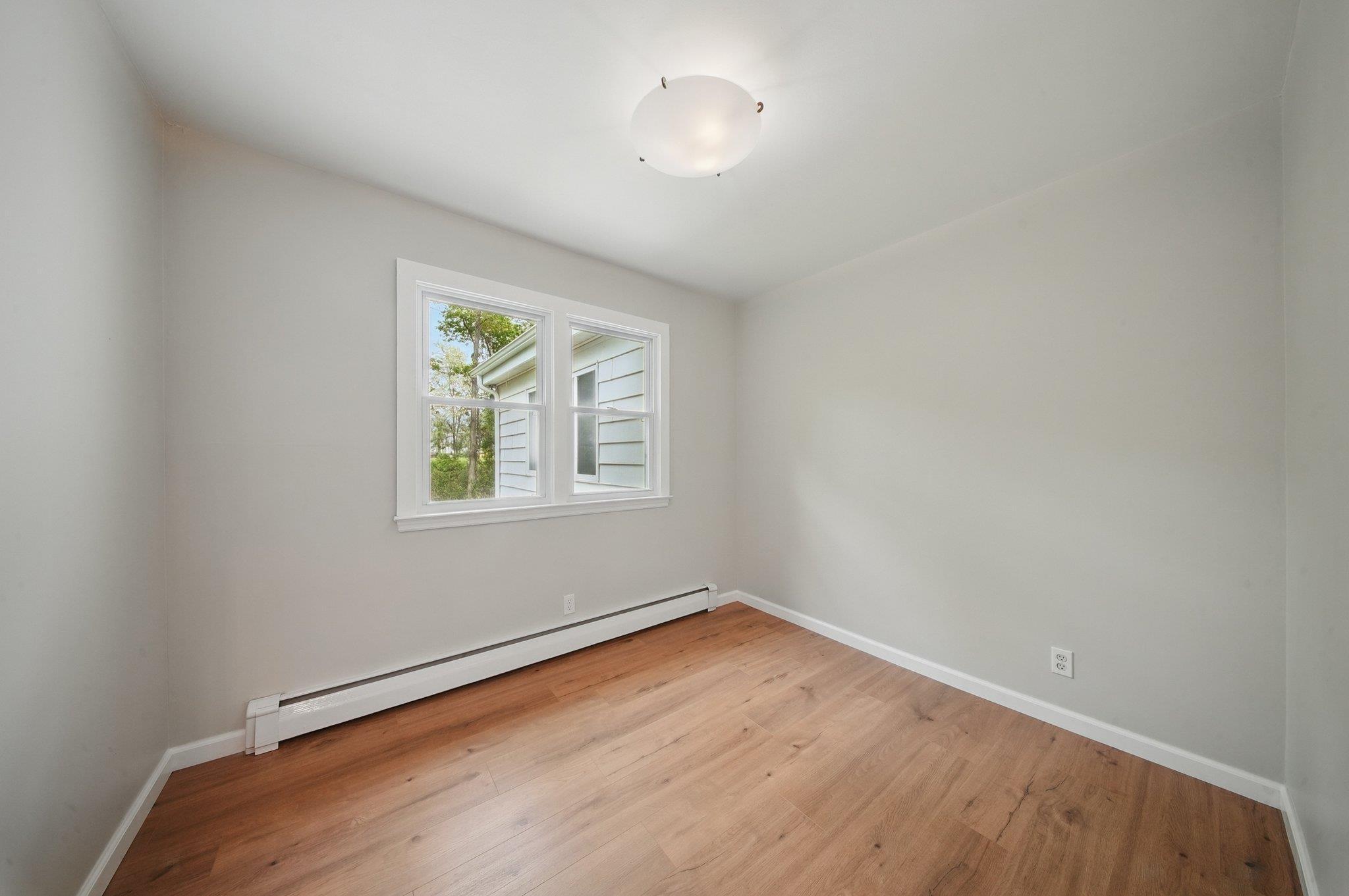 Single Family Roslyn  Ulster County, NY 12428, MLS-865244-22