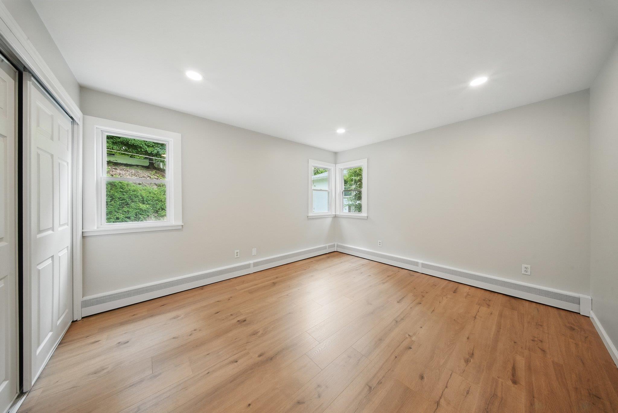 Single Family Roslyn  Ulster County, NY 12428, MLS-865244-24