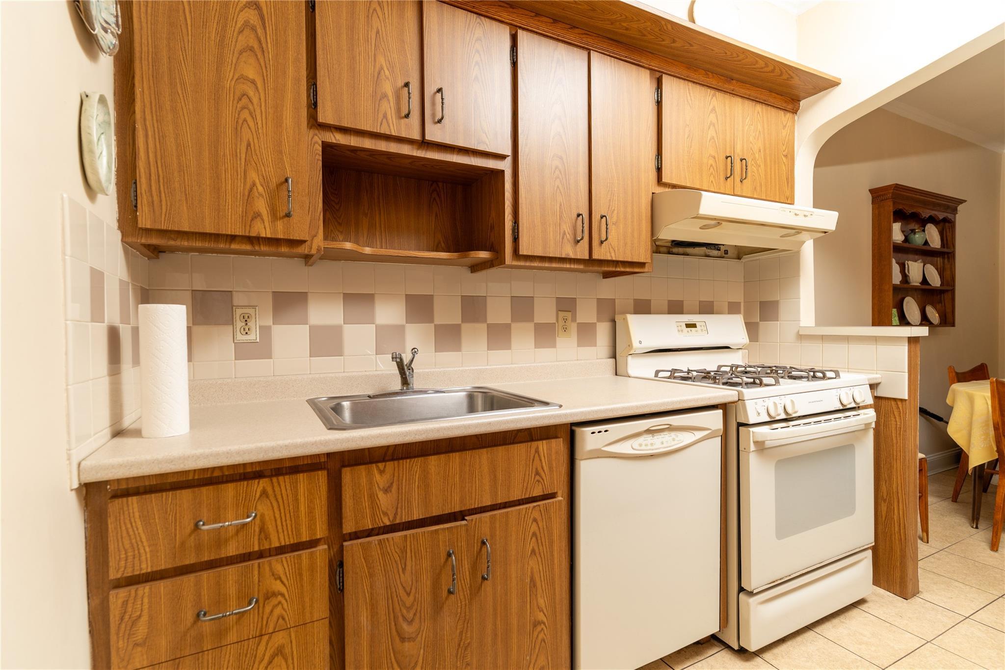 Single Family 34th  Queens, NY 11106, MLS-865264-3