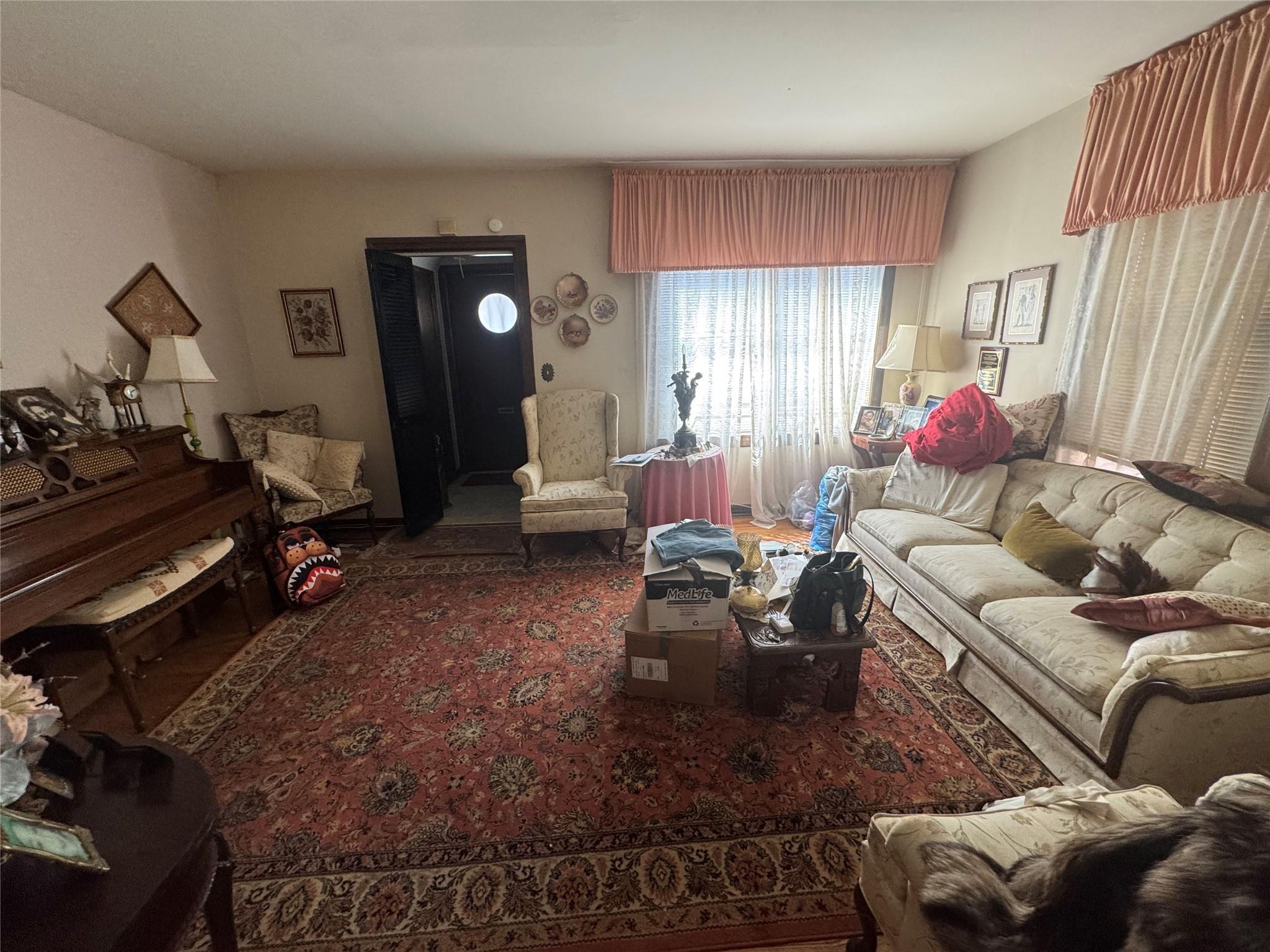 Single Family 65th  Queens, NY 11378, MLS-865274-4