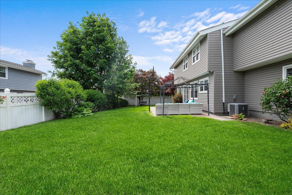 Single Family Stirrup  Nassau County, NY 11542, MLS-865283-32