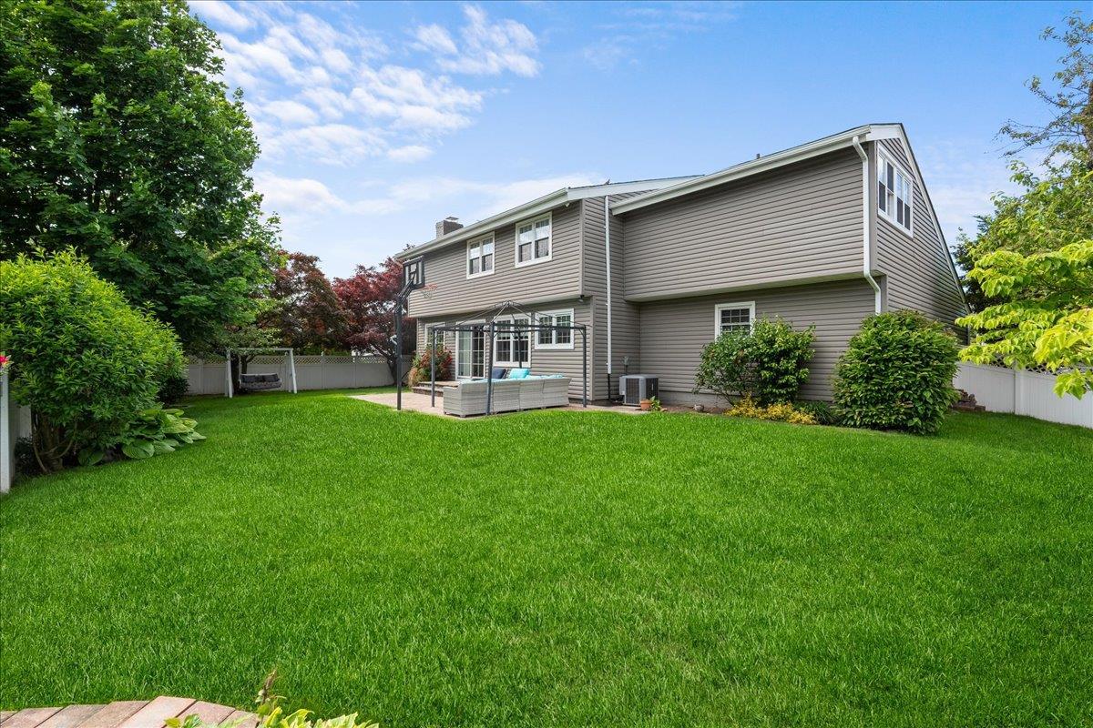 Single Family Stirrup  Nassau County, NY 11542, MLS-865283-33