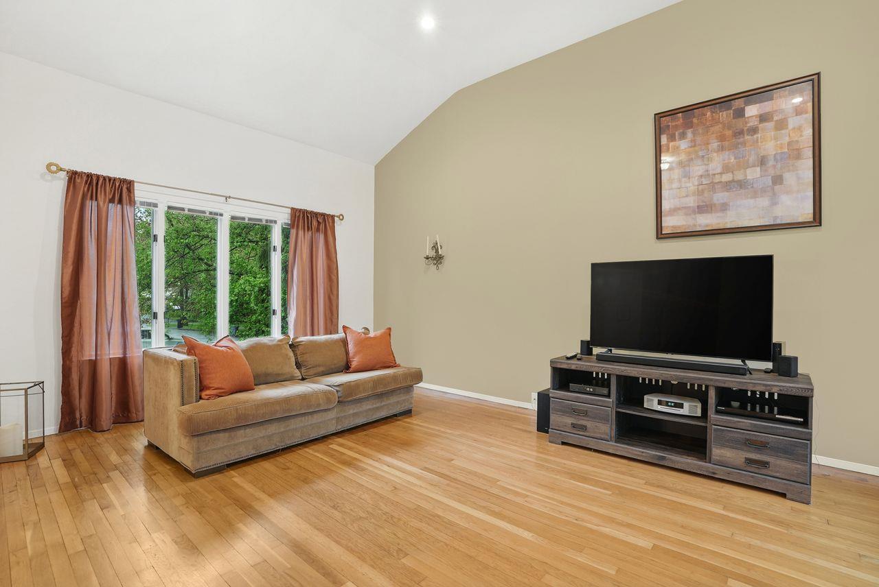 Single Family Chestnut  Westchester County, NY 10598, MLS-865309-4