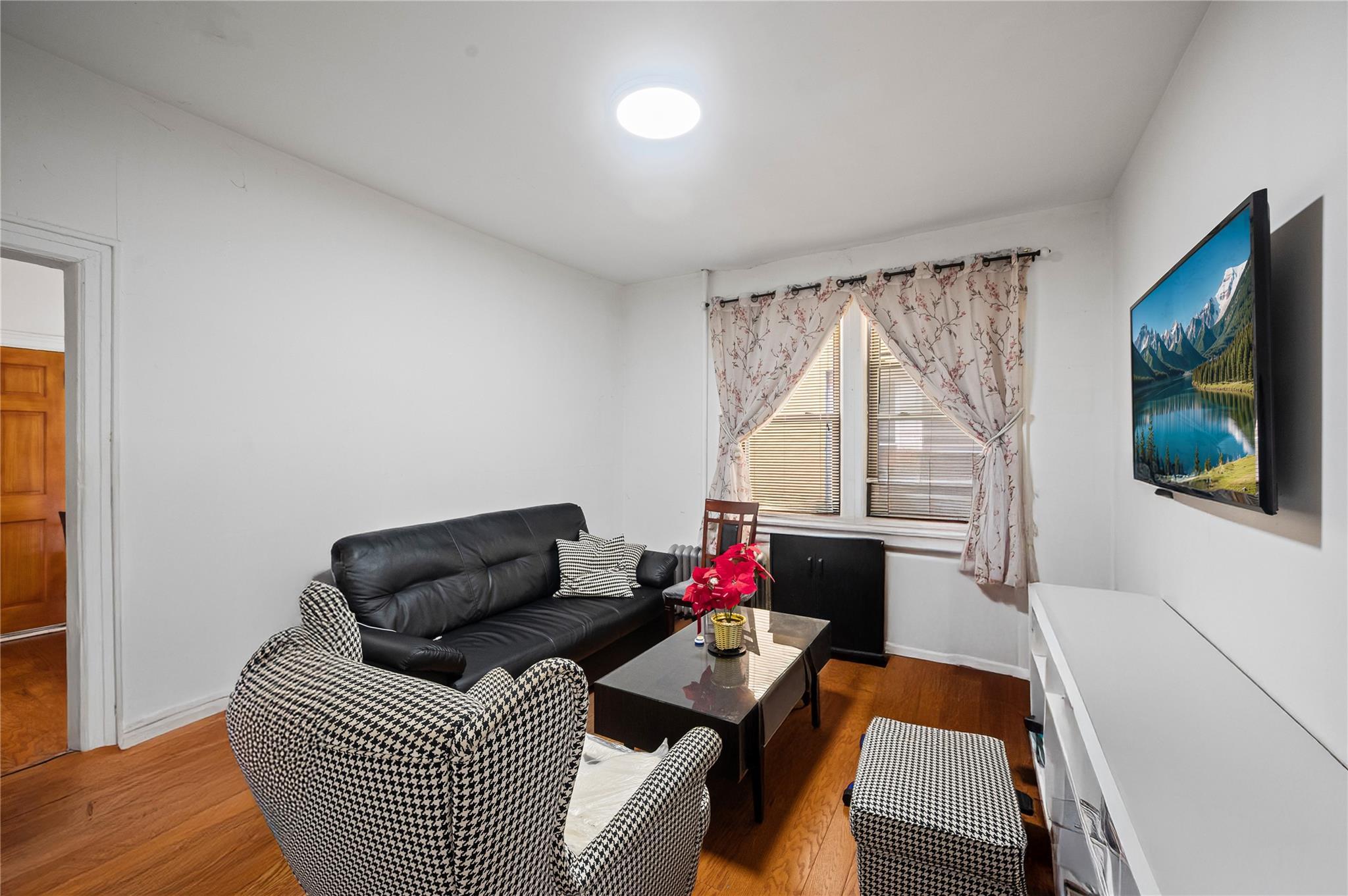 Single Family Warren  Queens, NY 11372, MLS-865310-11