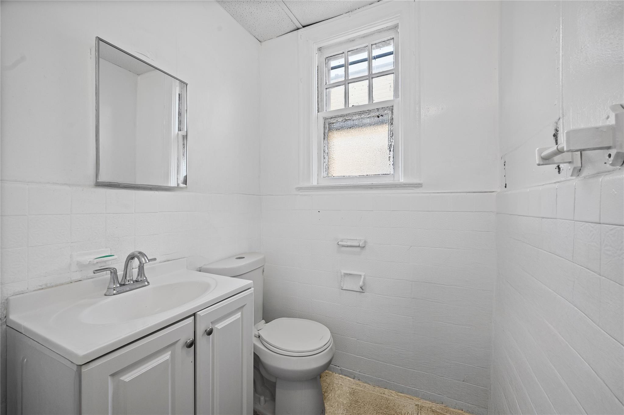 Single Family Warren  Queens, NY 11372, MLS-865310-14