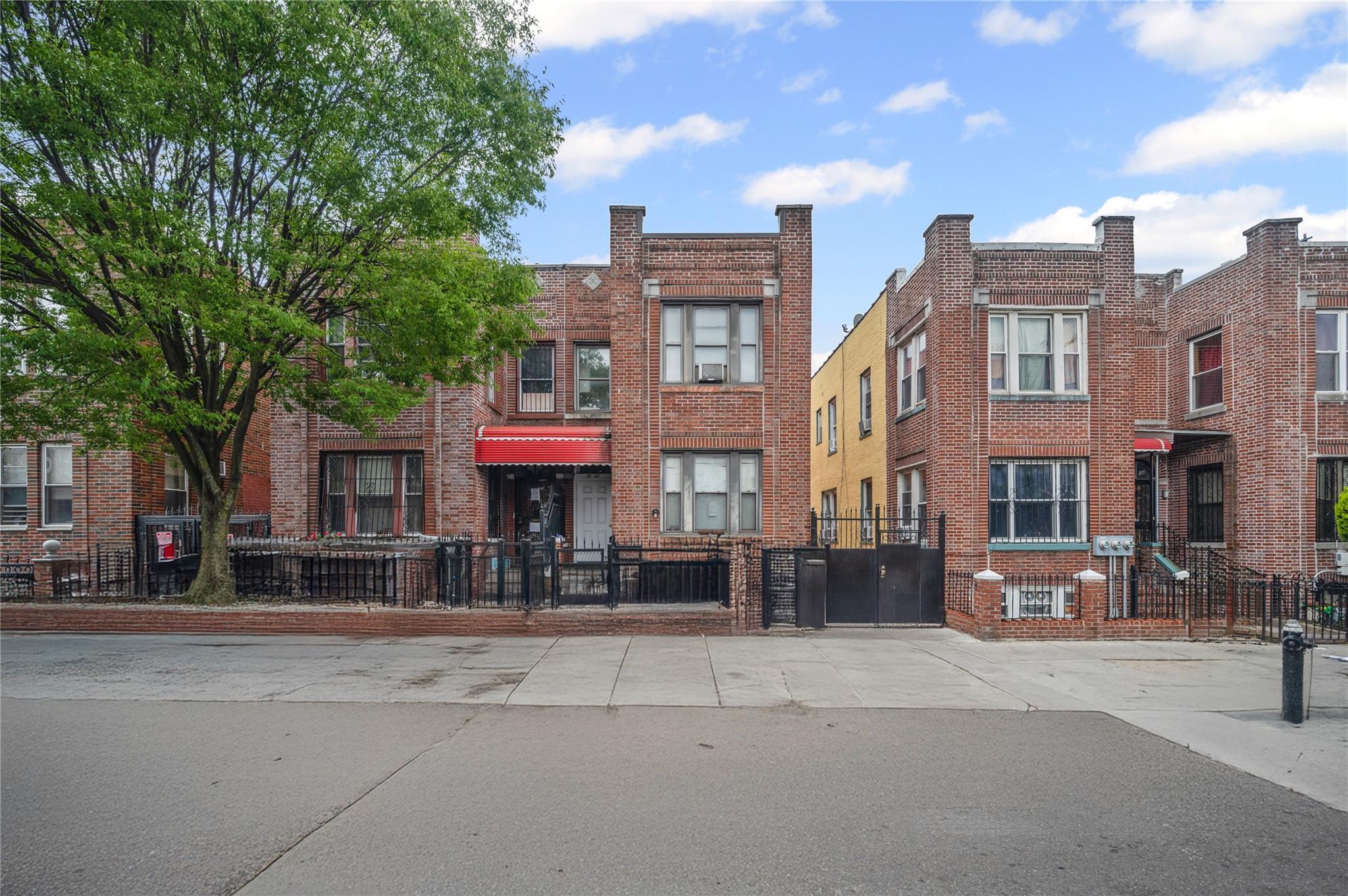 Single Family Warren  Queens, NY 11372, MLS-865310-2