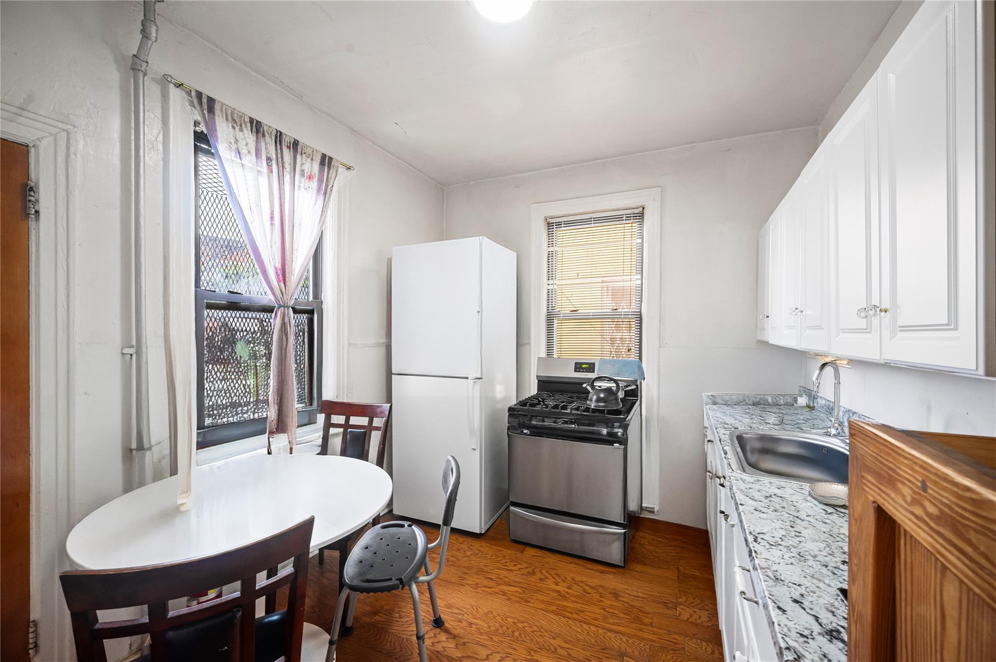 Single Family Warren  Queens, NY 11372, MLS-865310-22