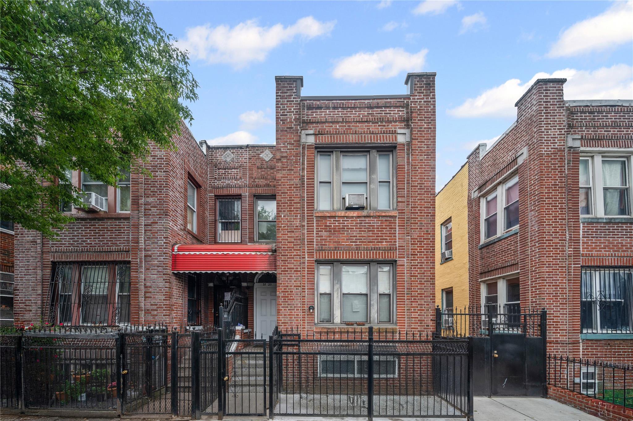 Single Family Warren  Queens, NY 11372, MLS-865310-3