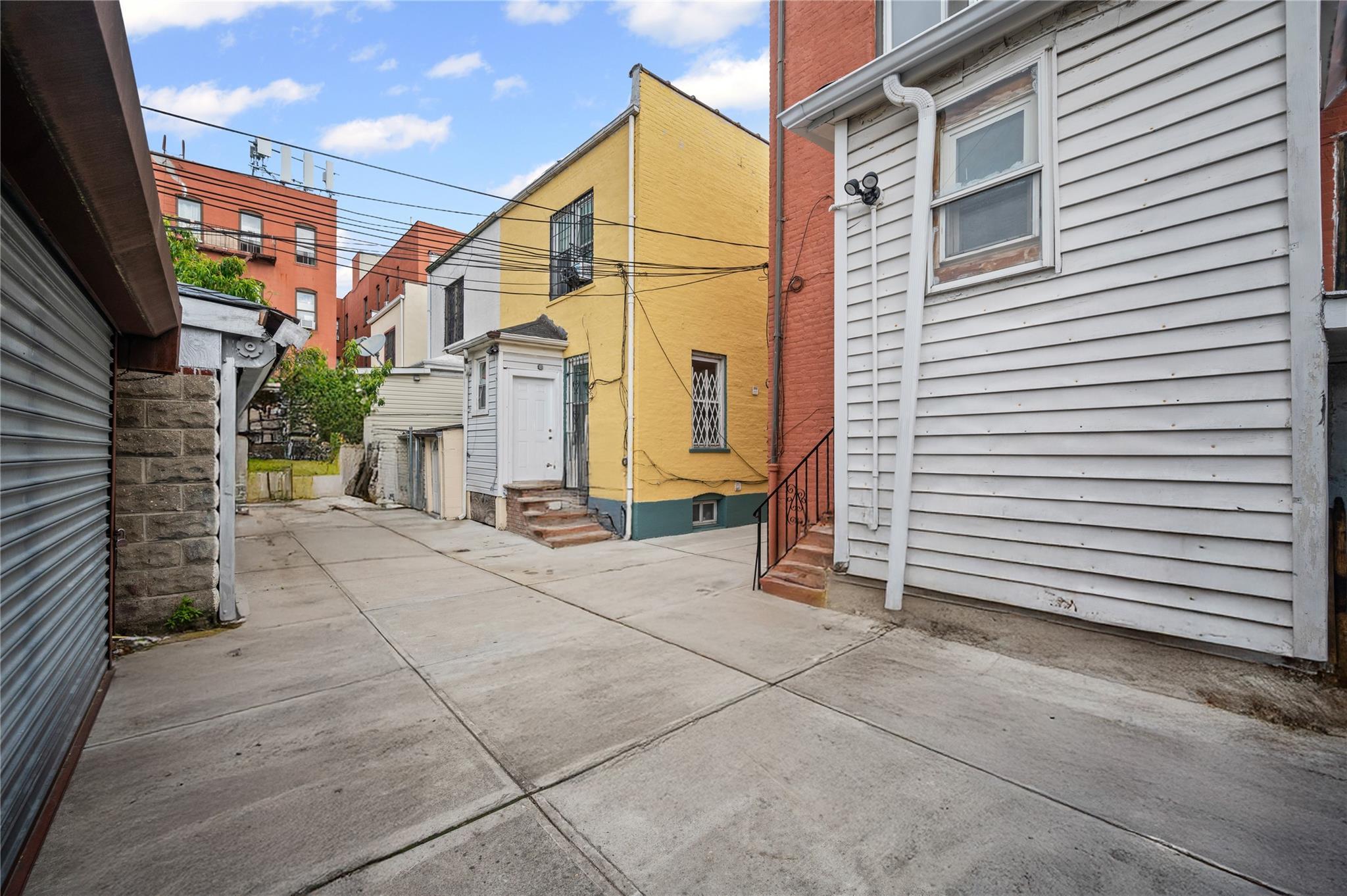 Single Family Warren  Queens, NY 11372, MLS-865310-8