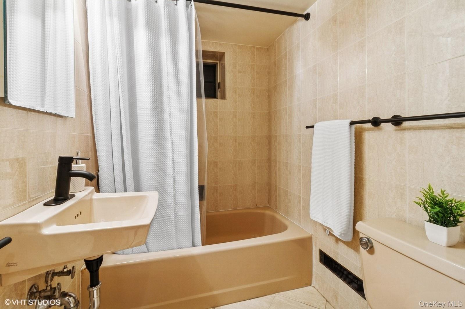 Single Family Stoneybrook  Westchester County, NY 10543, MLS-865330-15