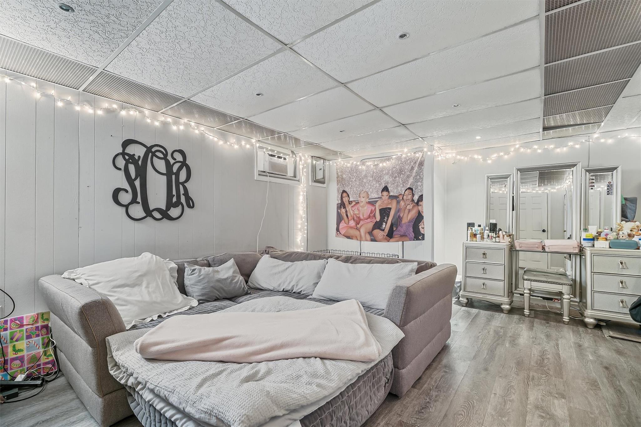 Single Family Philip  Bronx, NY 10465, MLS-865355-26