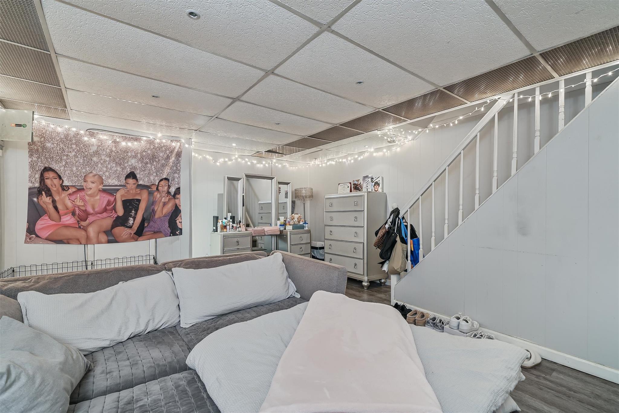 Single Family Philip  Bronx, NY 10465, MLS-865355-27