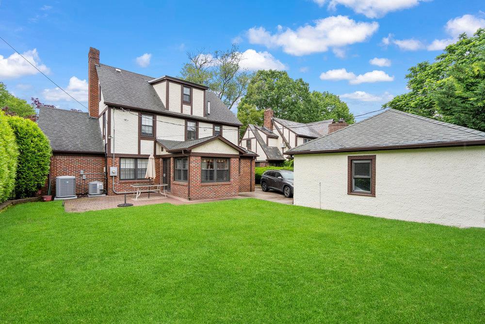 Single Family Wickham  Nassau County, NY 11530, MLS-865357-31