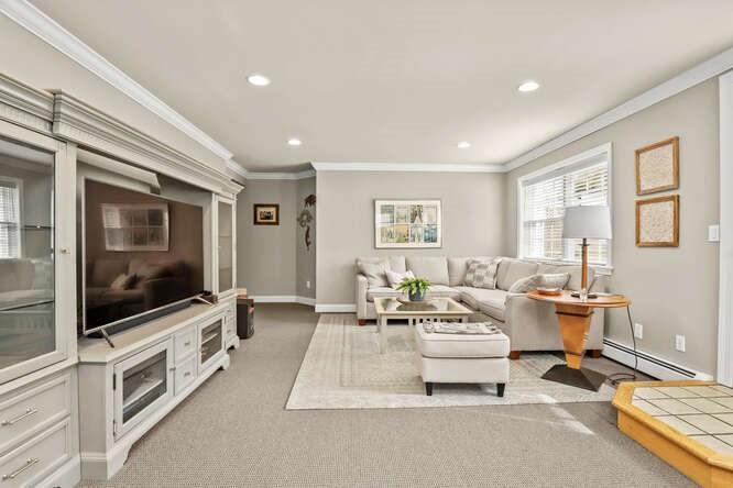 Single Family Larrys  Westchester County, NY 10570, MLS-865359-21