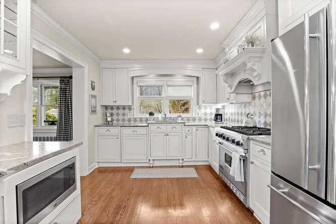 Single Family Larrys  Westchester County, NY 10570, MLS-865359-5