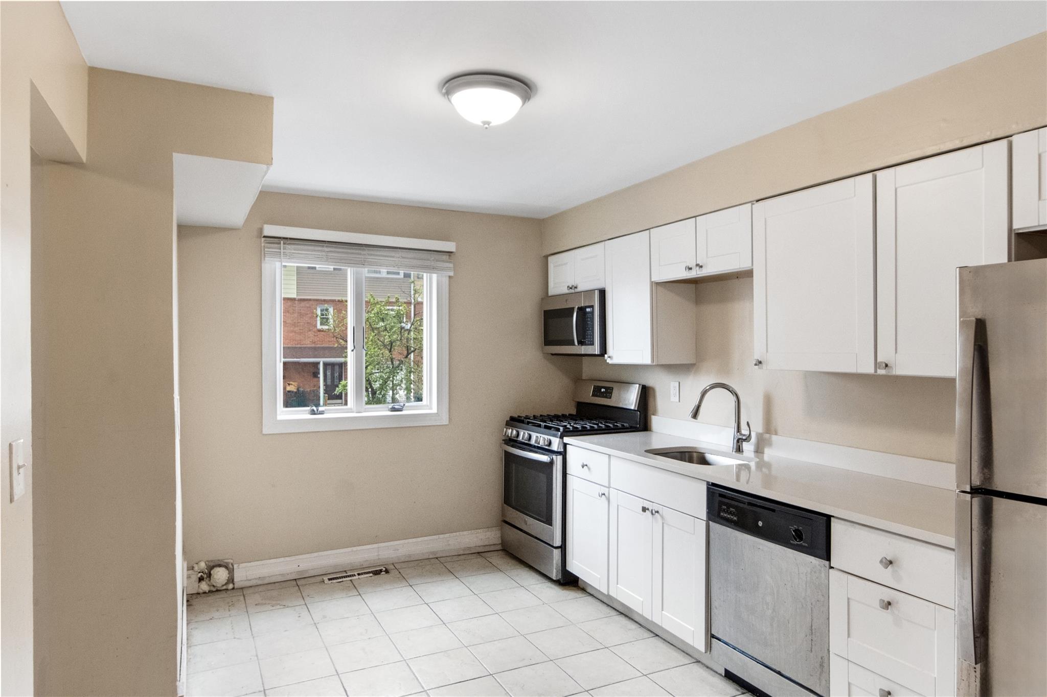 Single Family Roosevelt  Rockland County, NY 10993, MLS-865366-4