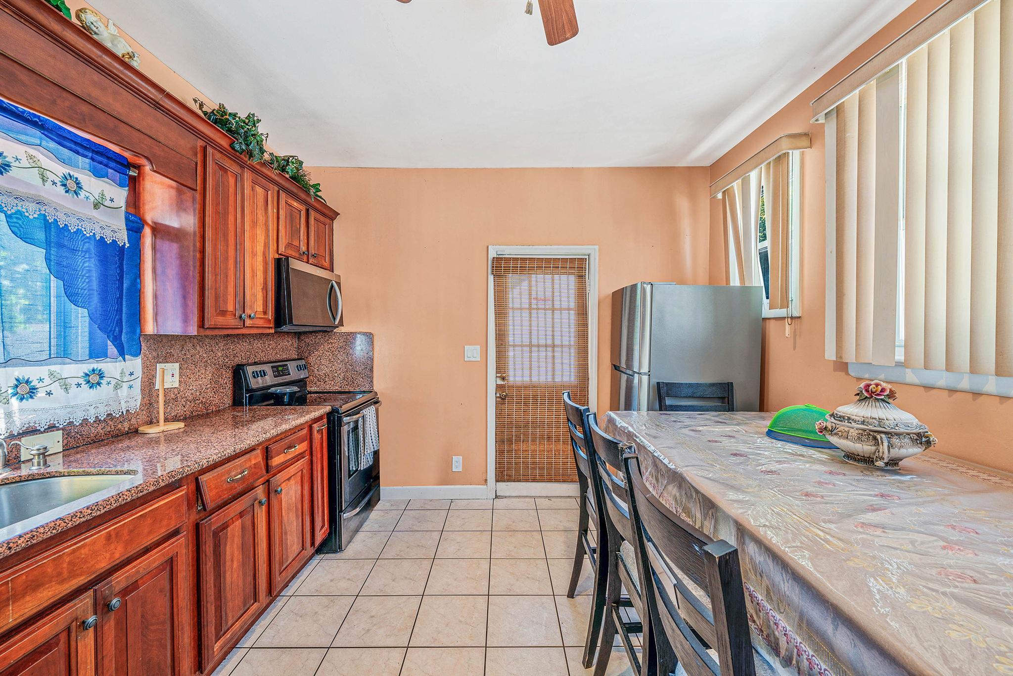 Single Family Whaley  Nassau County, NY 11520, MLS-865381-15