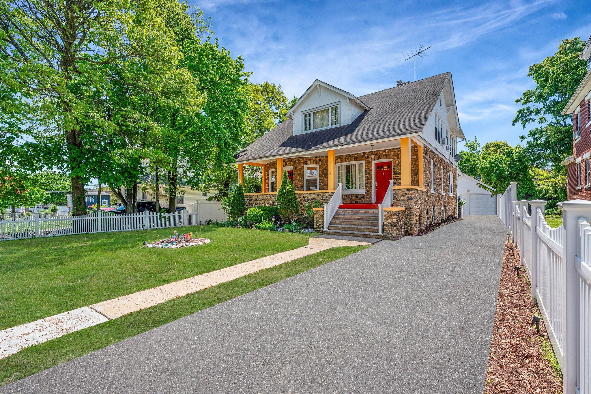 Single Family Whaley  Nassau County, NY 11520, MLS-865381-2