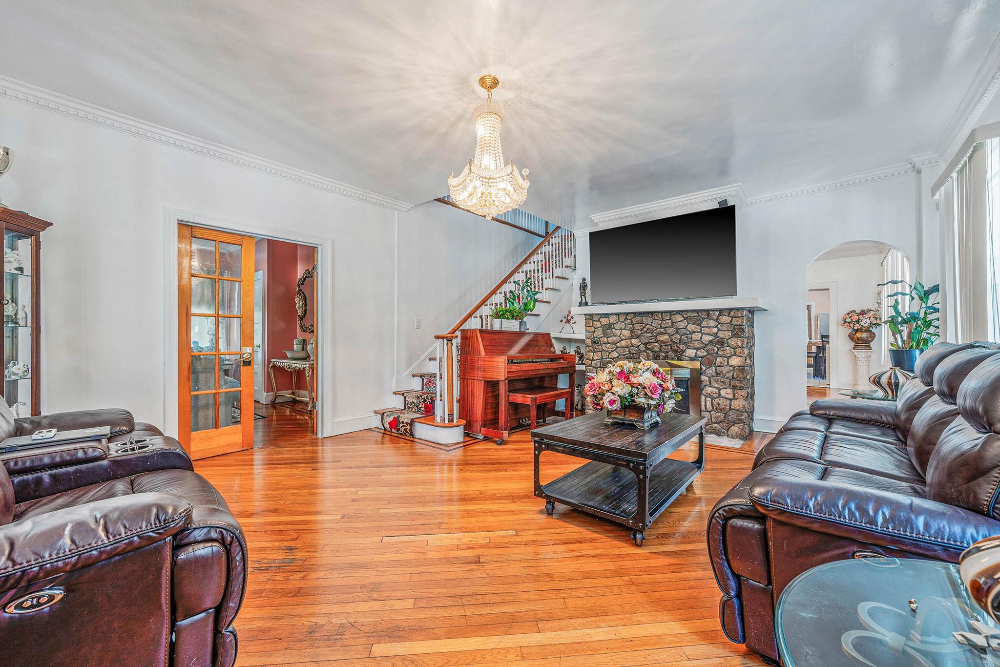 Single Family Whaley  Nassau County, NY 11520, MLS-865381-9