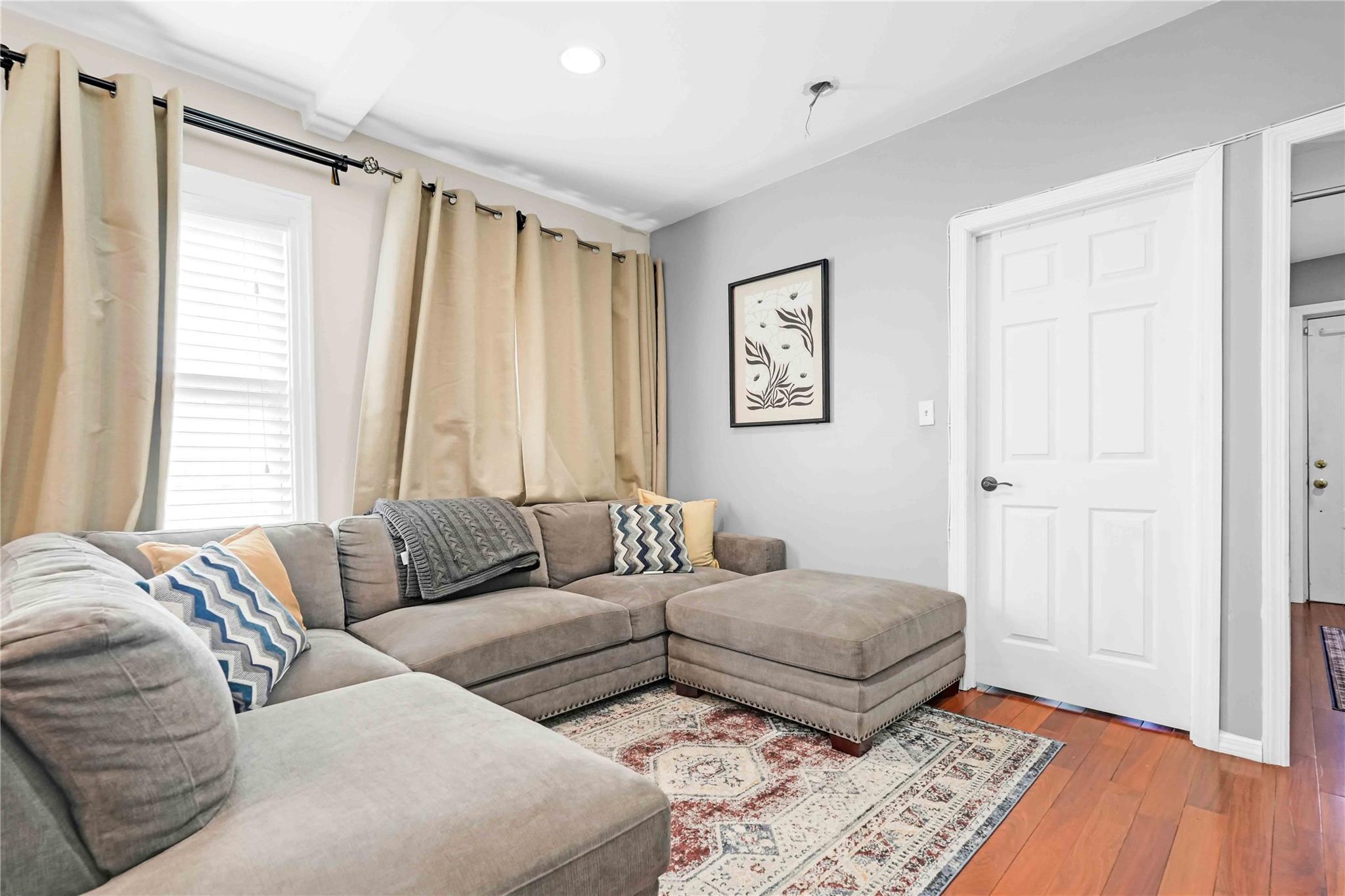 Single Family 106th  Queens, NY 11429, MLS-865392-3