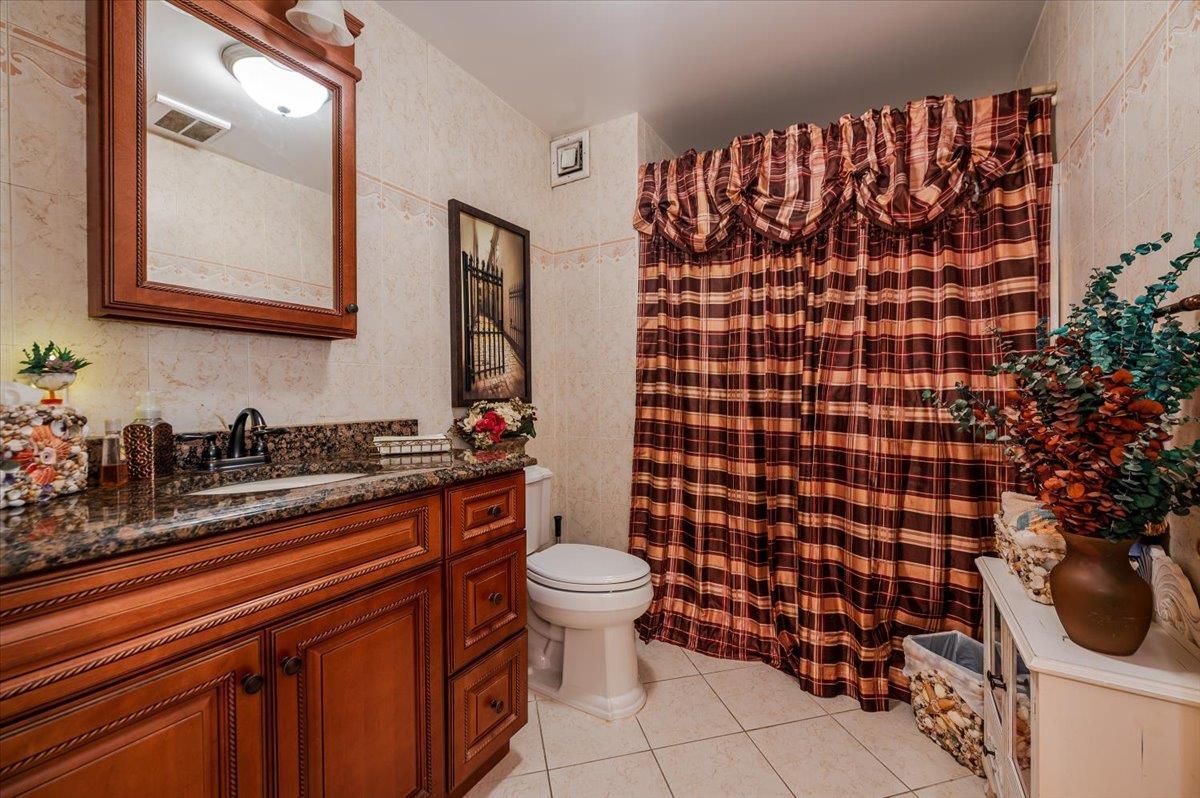 Condo Broadway  Nassau County, NY 11561, MLS-865400-20