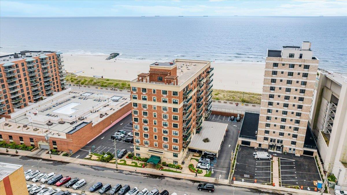 Condo Broadway  Nassau County, NY 11561, MLS-865400-26