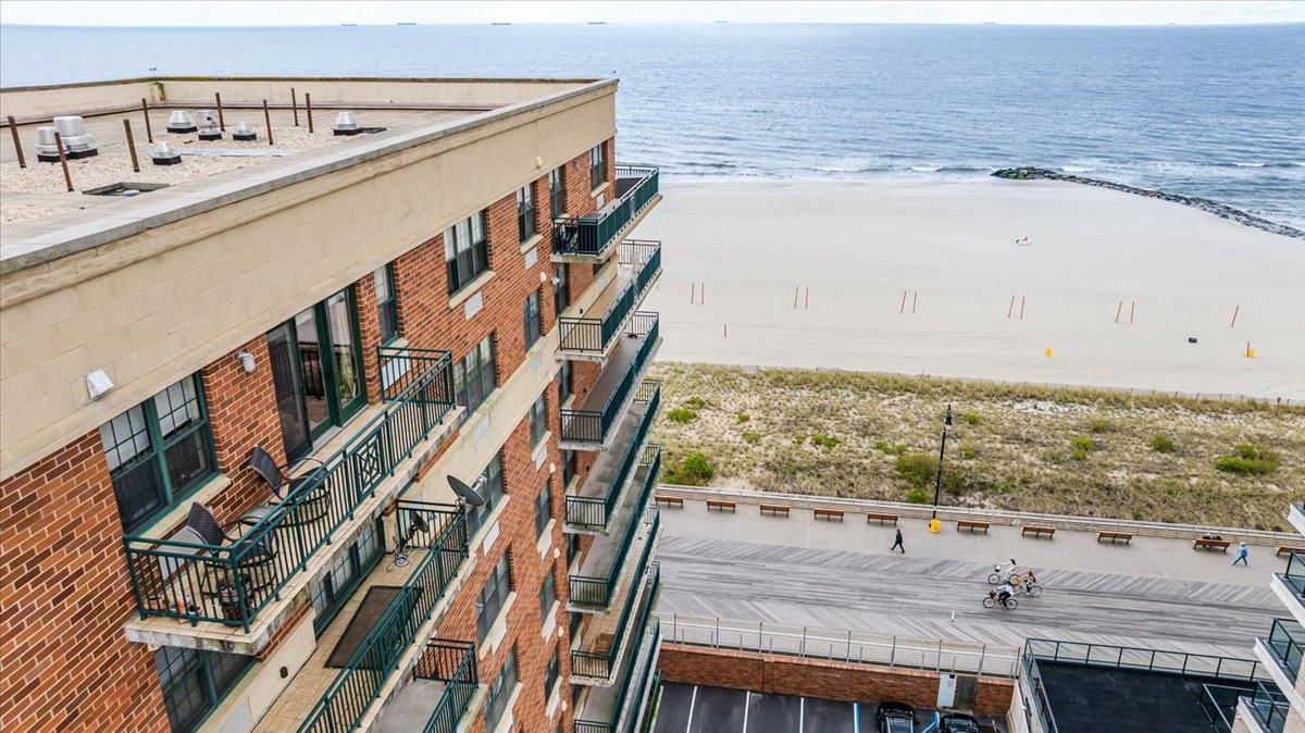 Condo Broadway  Nassau County, NY 11561, MLS-865400-28