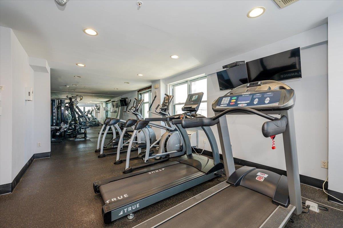 Condo Broadway  Nassau County, NY 11561, MLS-865400-33