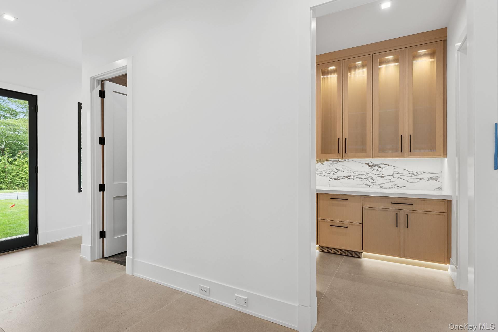 Single Family Edge Of Woods Suffolk County, NY 11968, MLS-865425-19