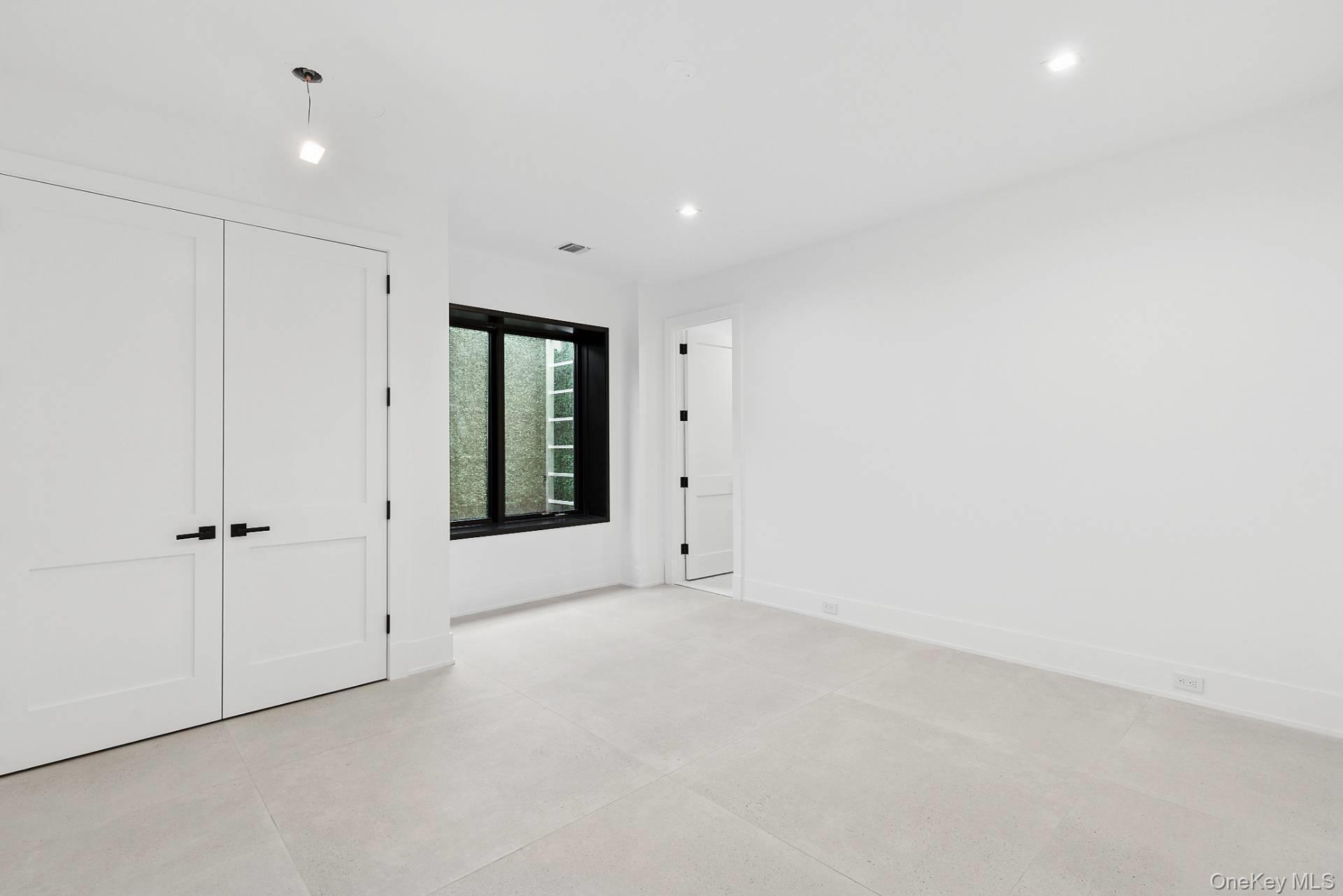 Single Family Edge Of Woods Suffolk County, NY 11968, MLS-865425-45