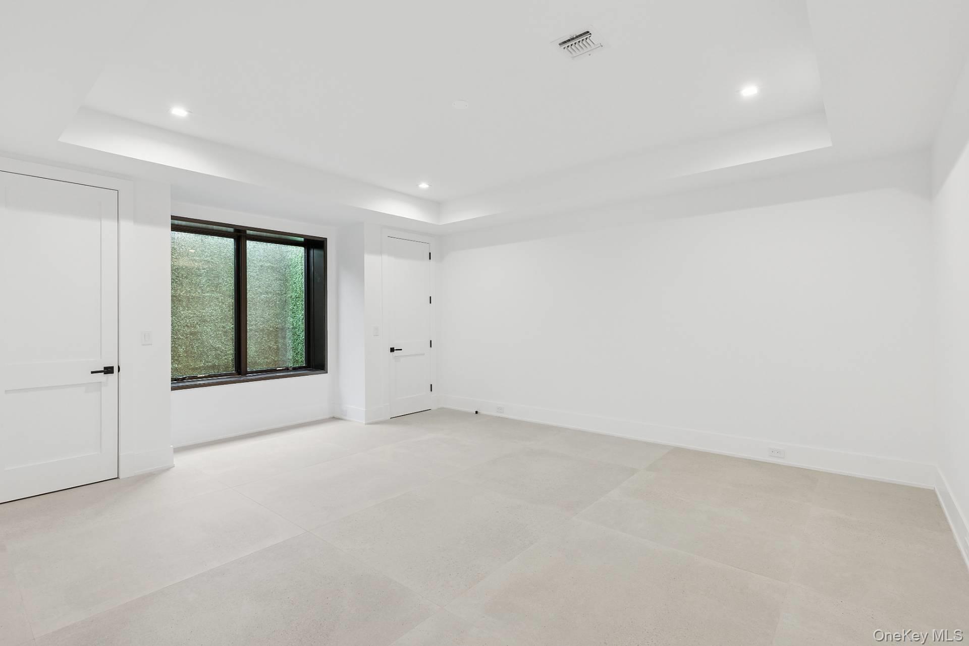 Single Family Edge Of Woods Suffolk County, NY 11968, MLS-865425-47