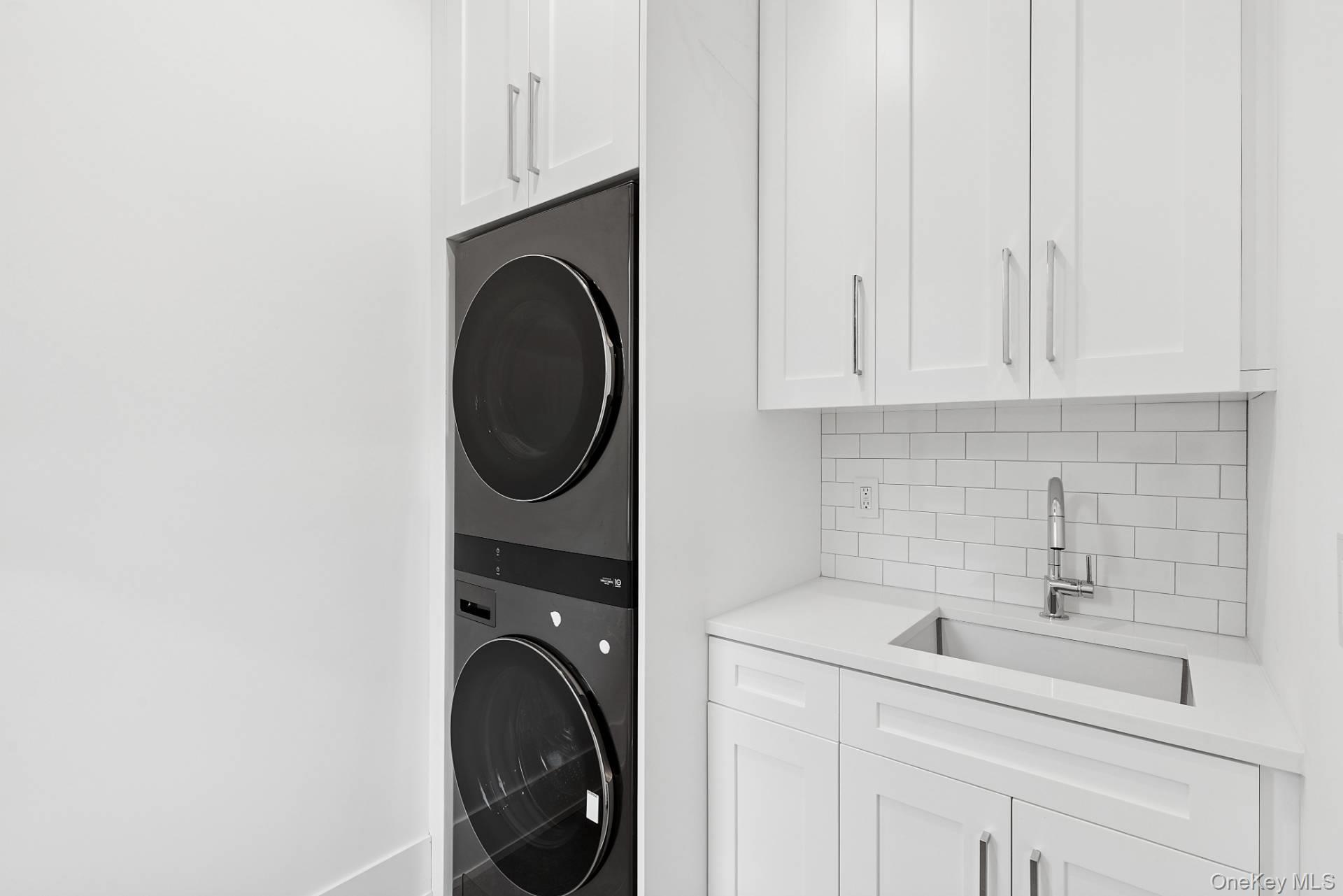 Single Family Edge Of Woods Suffolk County, NY 11968, MLS-865425-48