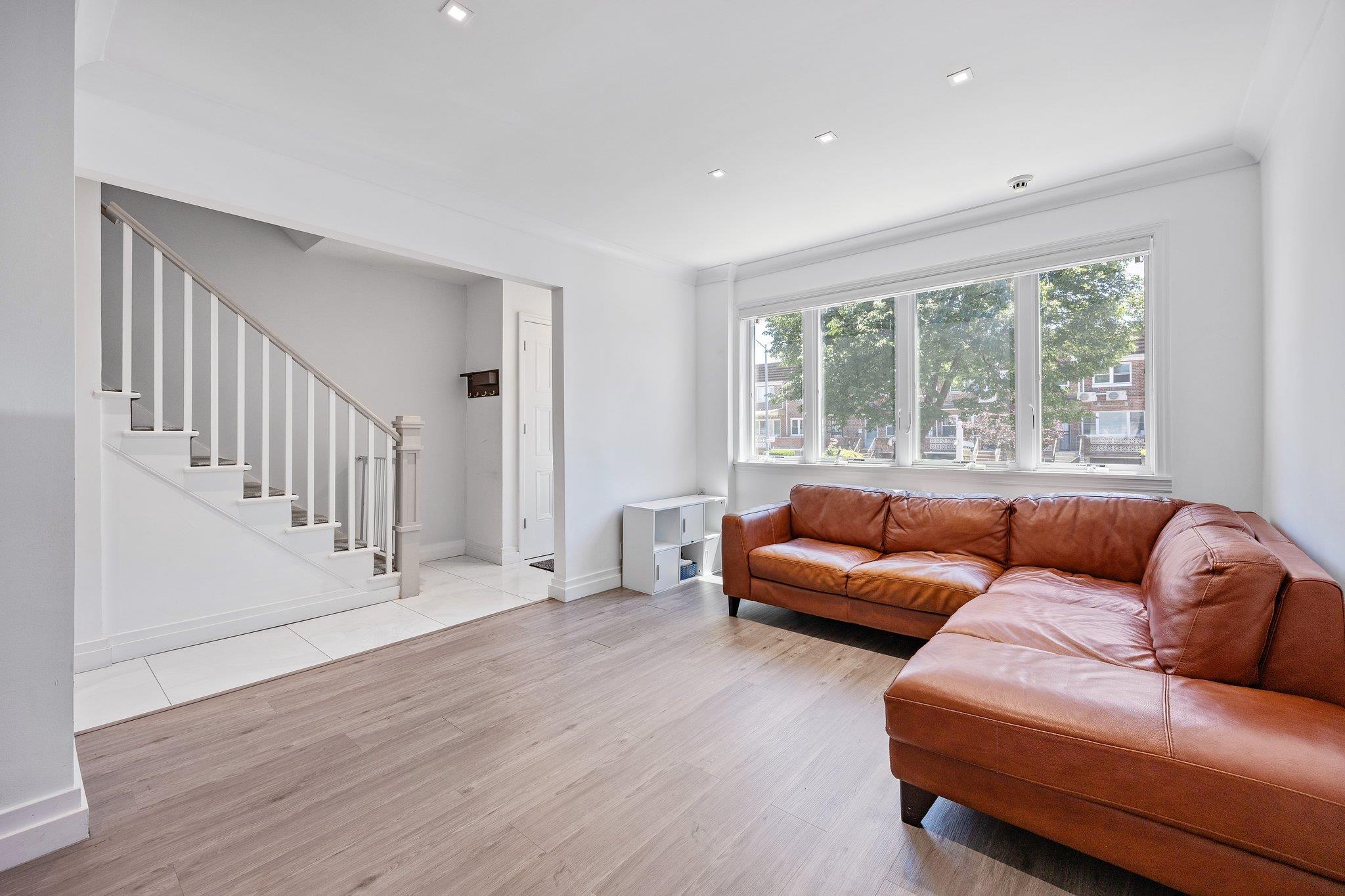Single Family 69th  Queens, NY 11367, MLS-865440-2