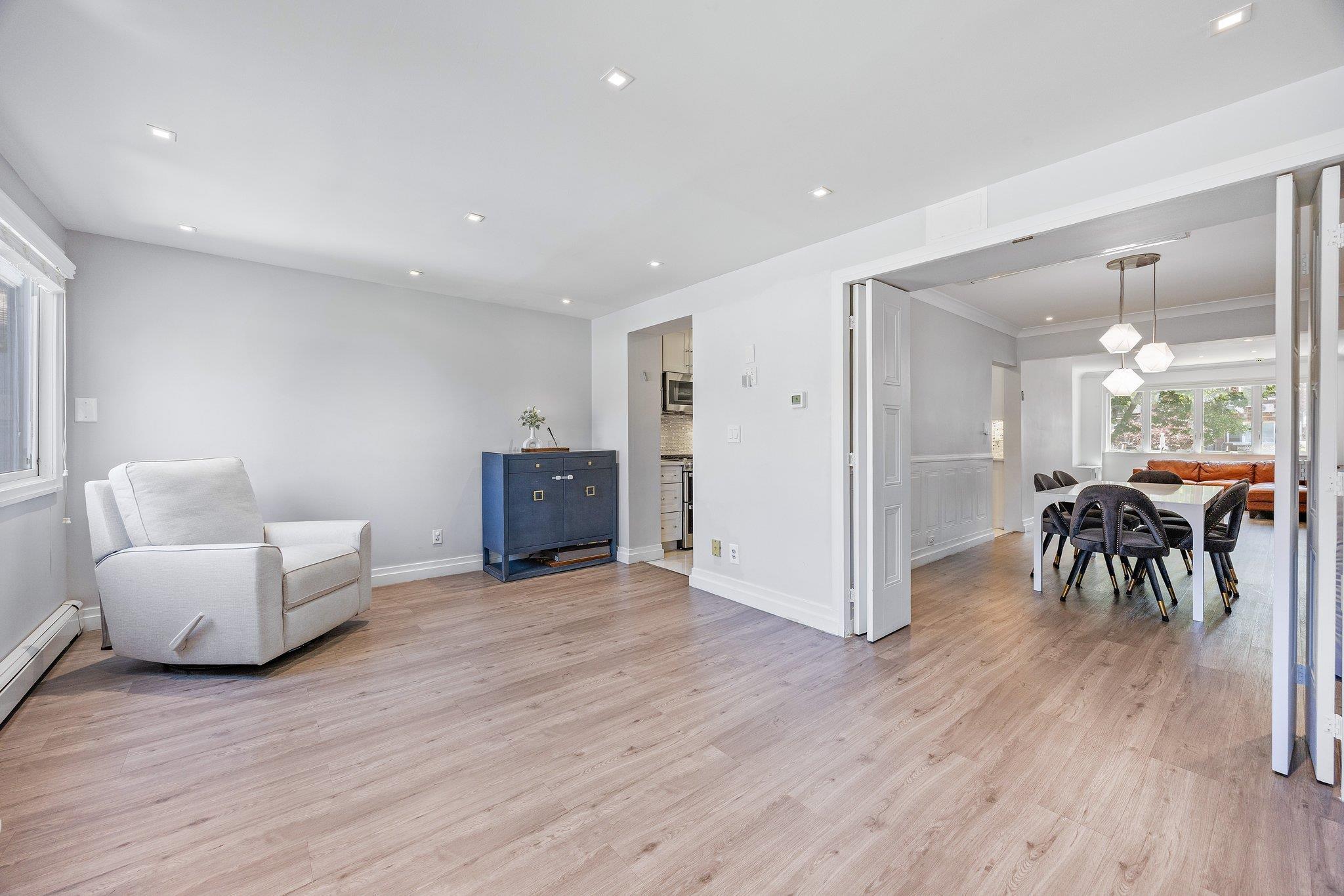 Single Family 69th  Queens, NY 11367, MLS-865440-8