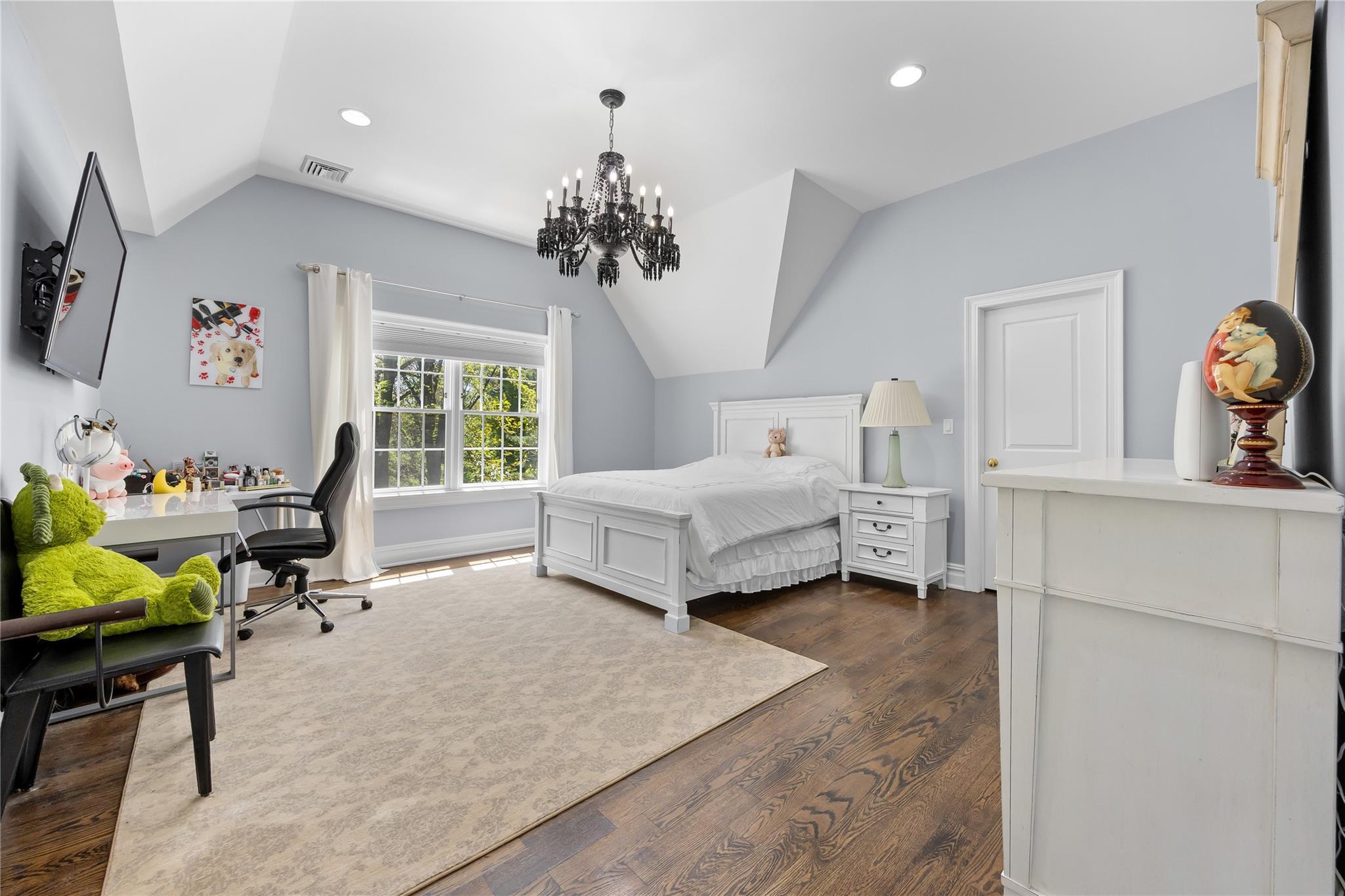 Single Family Valley  Nassau County, NY 11568, MLS-865490-17