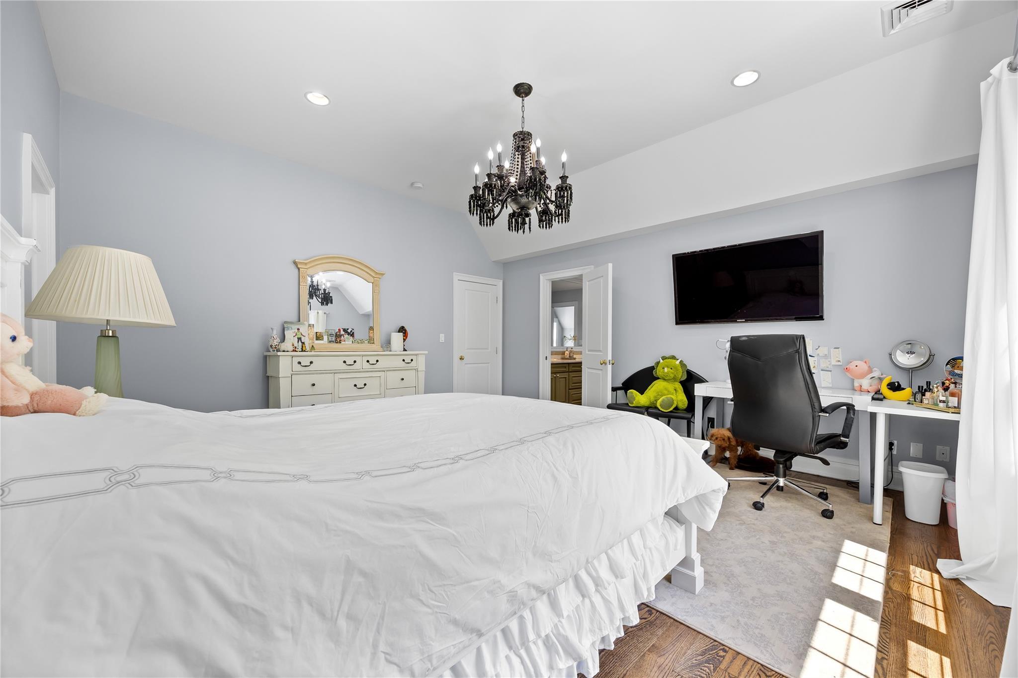 Single Family Valley  Nassau County, NY 11568, MLS-865490-28
