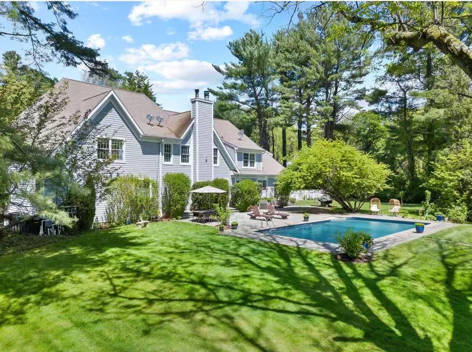 Single Family Valley  Nassau County, NY 11568, MLS-865490-35