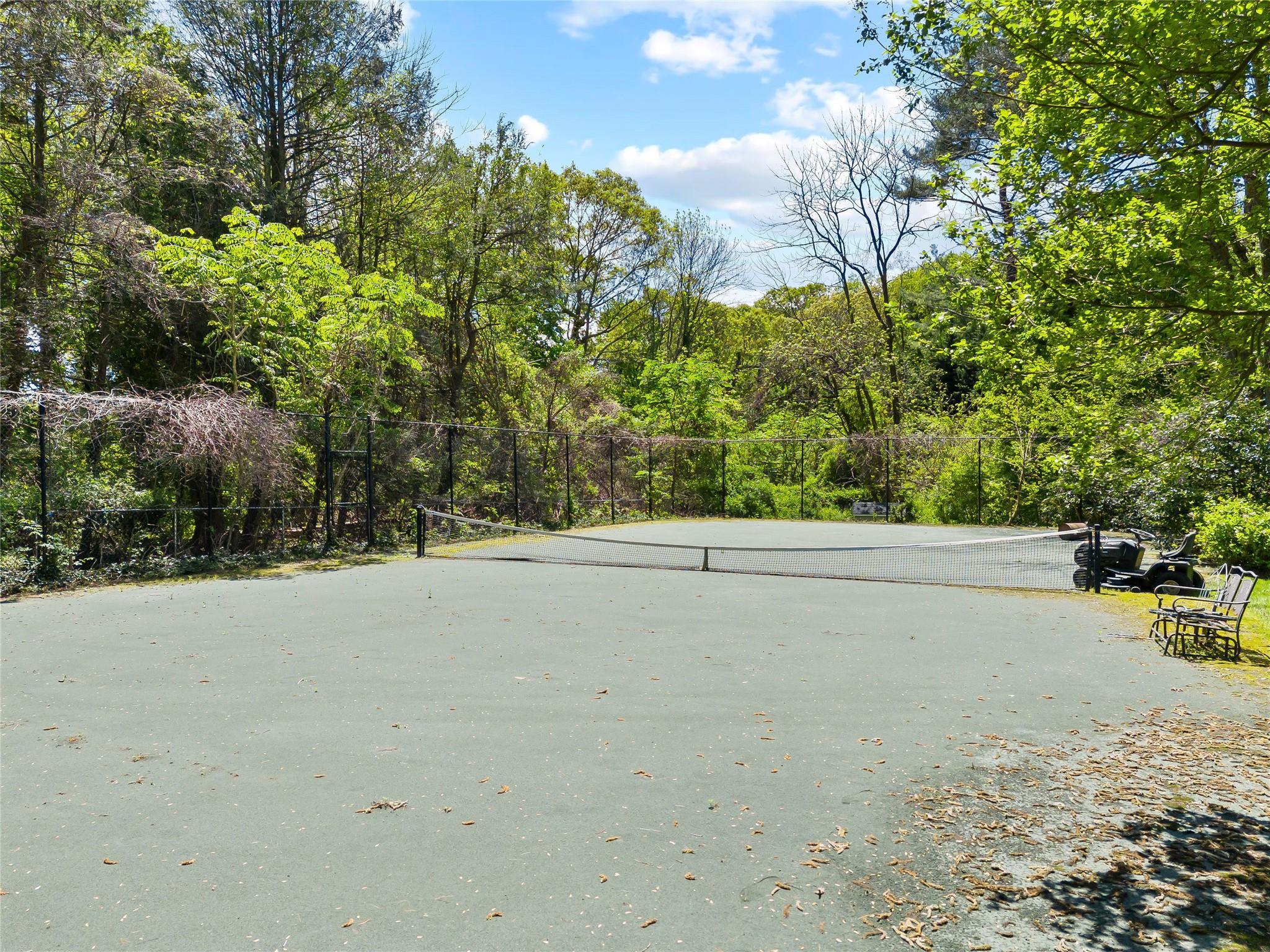 Single Family Valley  Nassau County, NY 11568, MLS-865490-37