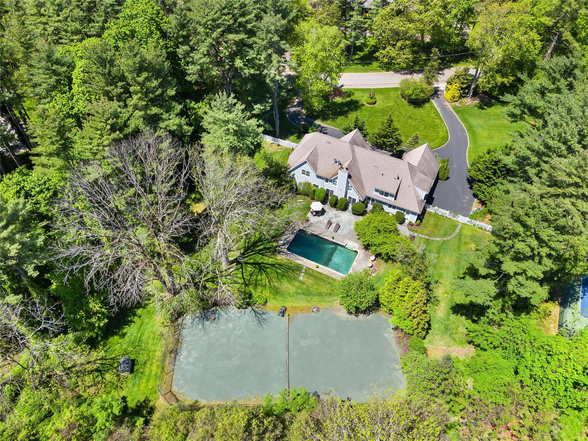 Single Family Valley  Nassau County, NY 11568, MLS-865490-39